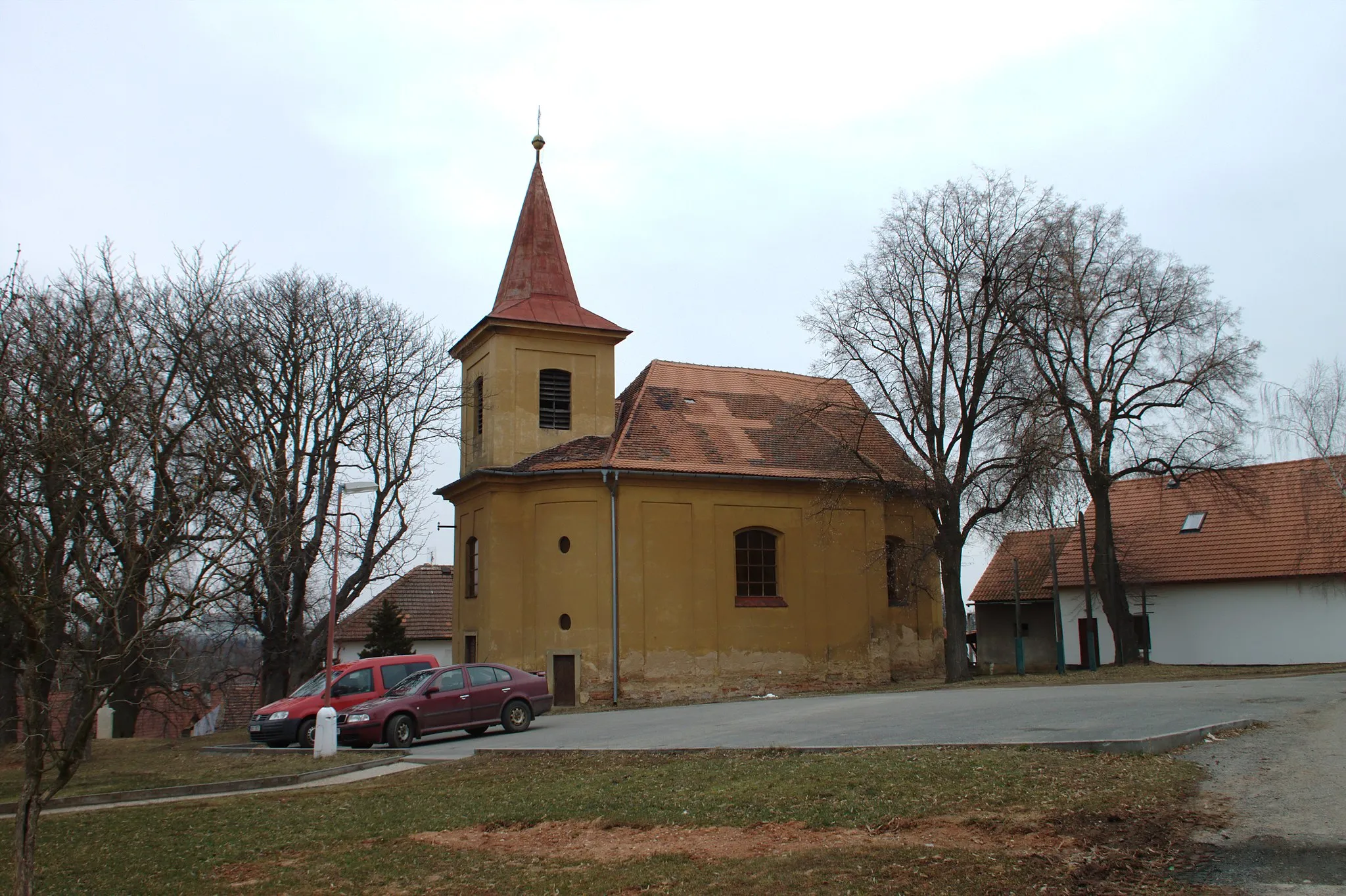 Photo showing: A church in the town of Lubná, Rakovník District