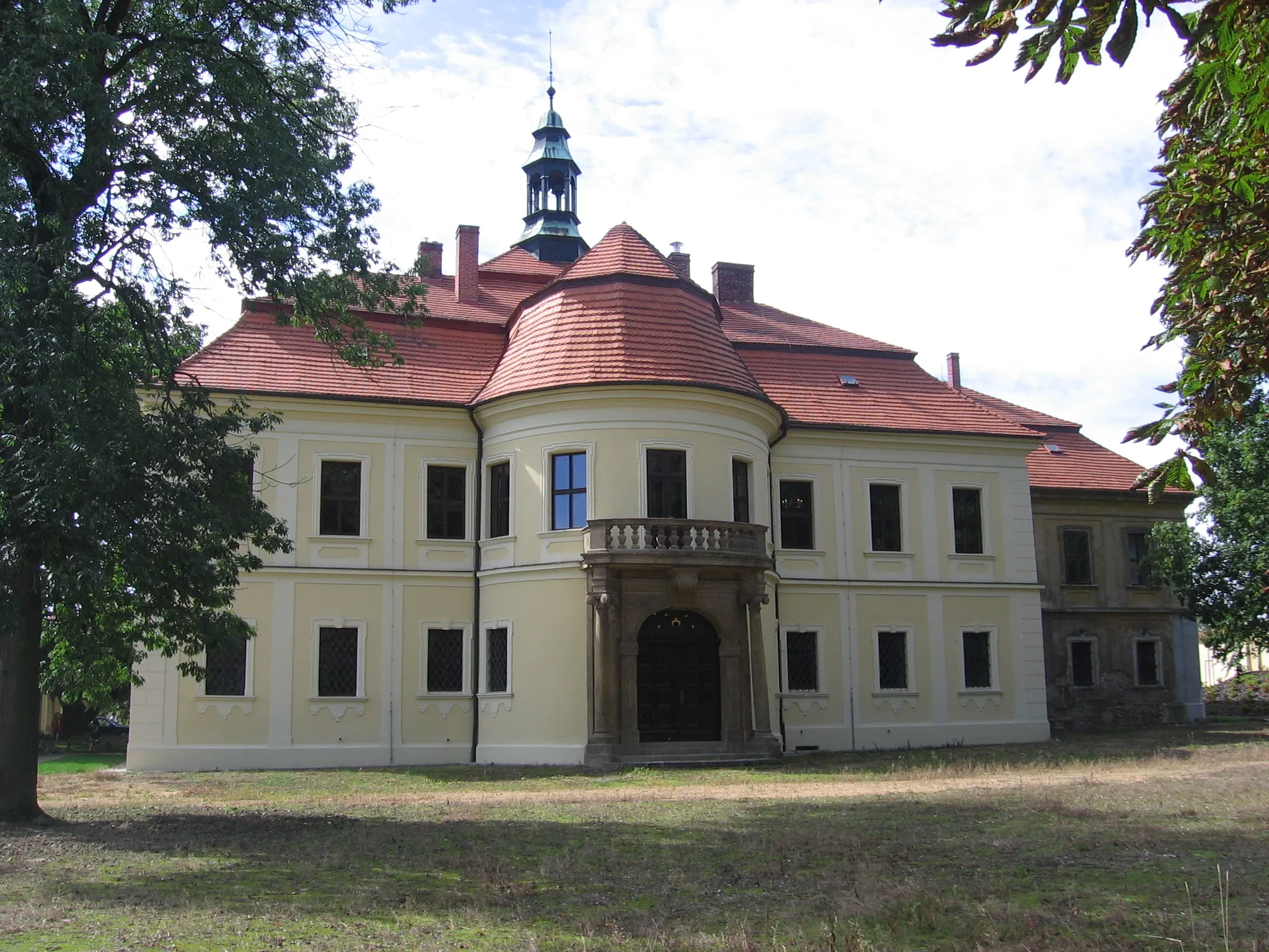 Photo showing: Mirošov, castle