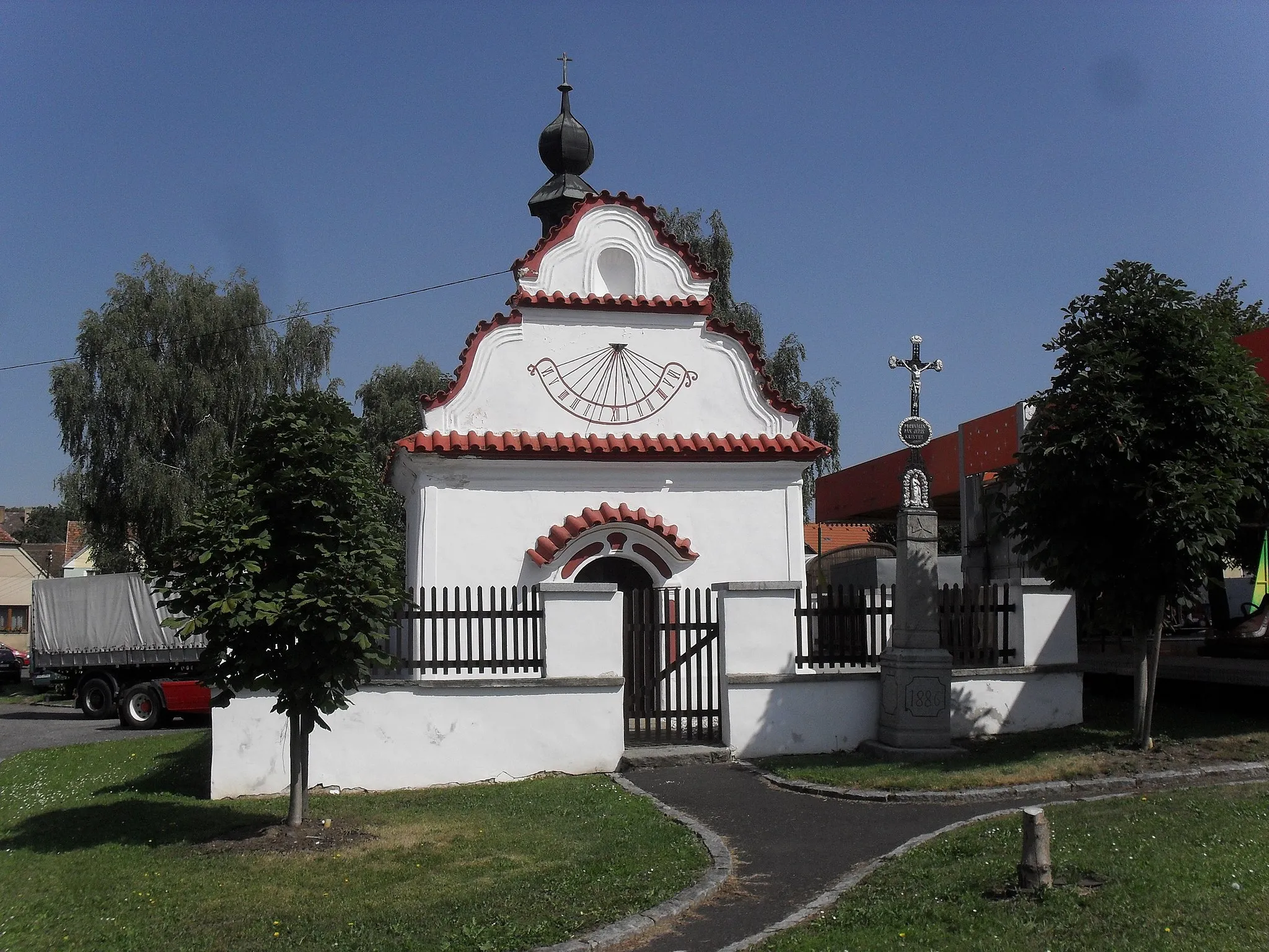 Photo showing: Fotografie pořízena v obci Svéradice.