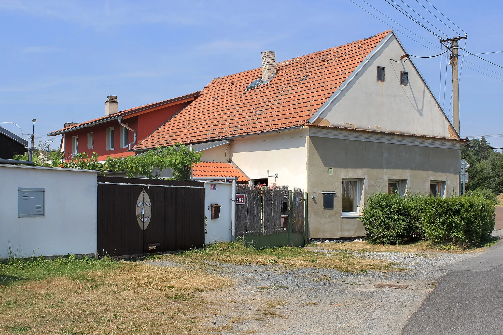 Photo showing: House No 32 in Lhota, part of Plzeň, Czech Republic.