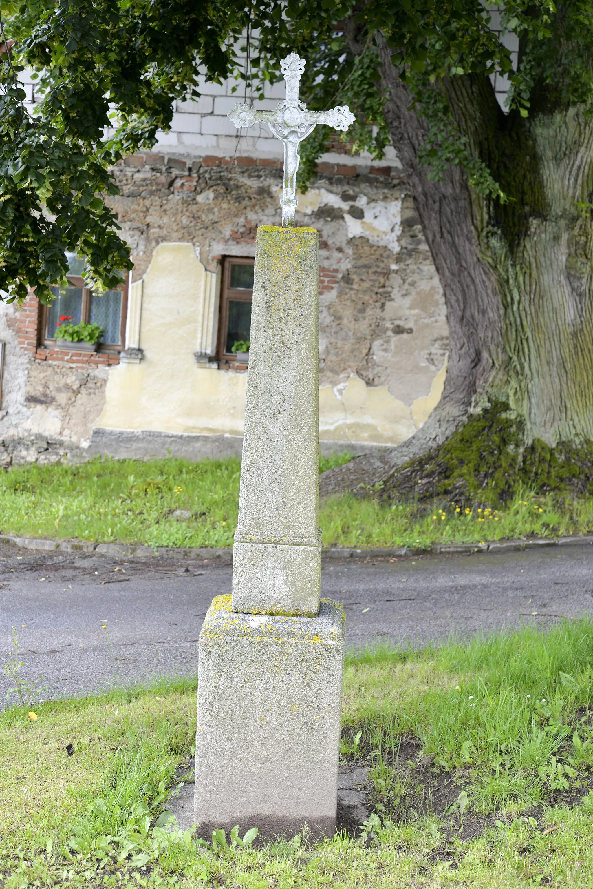 Photo showing: wayside cross in Podhůří, Kasejovice, Plzeň-South District