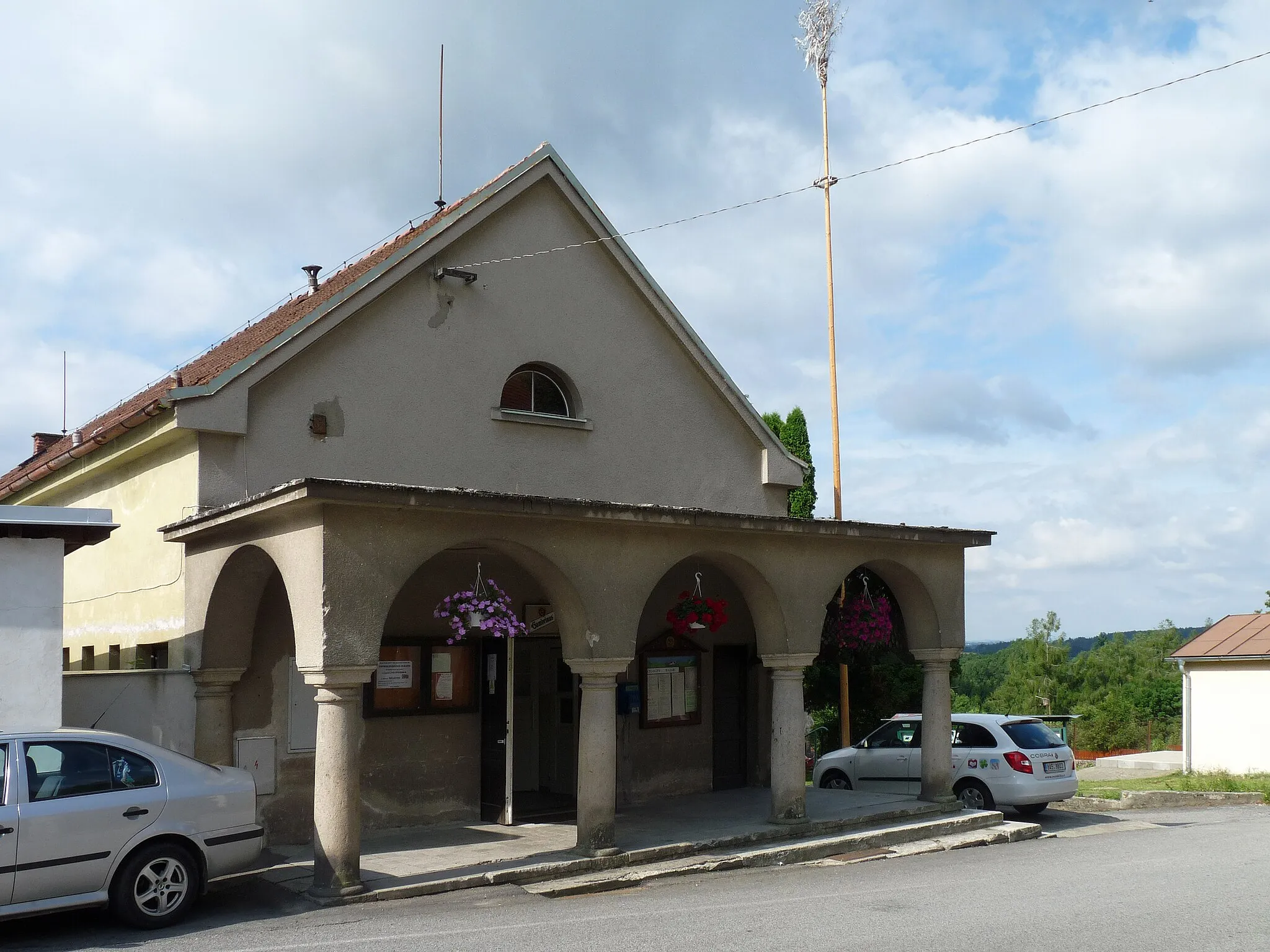 Photo showing: Culture house in the village of Ostrolovský Újezd, České Budějovice District, Czech Republic.