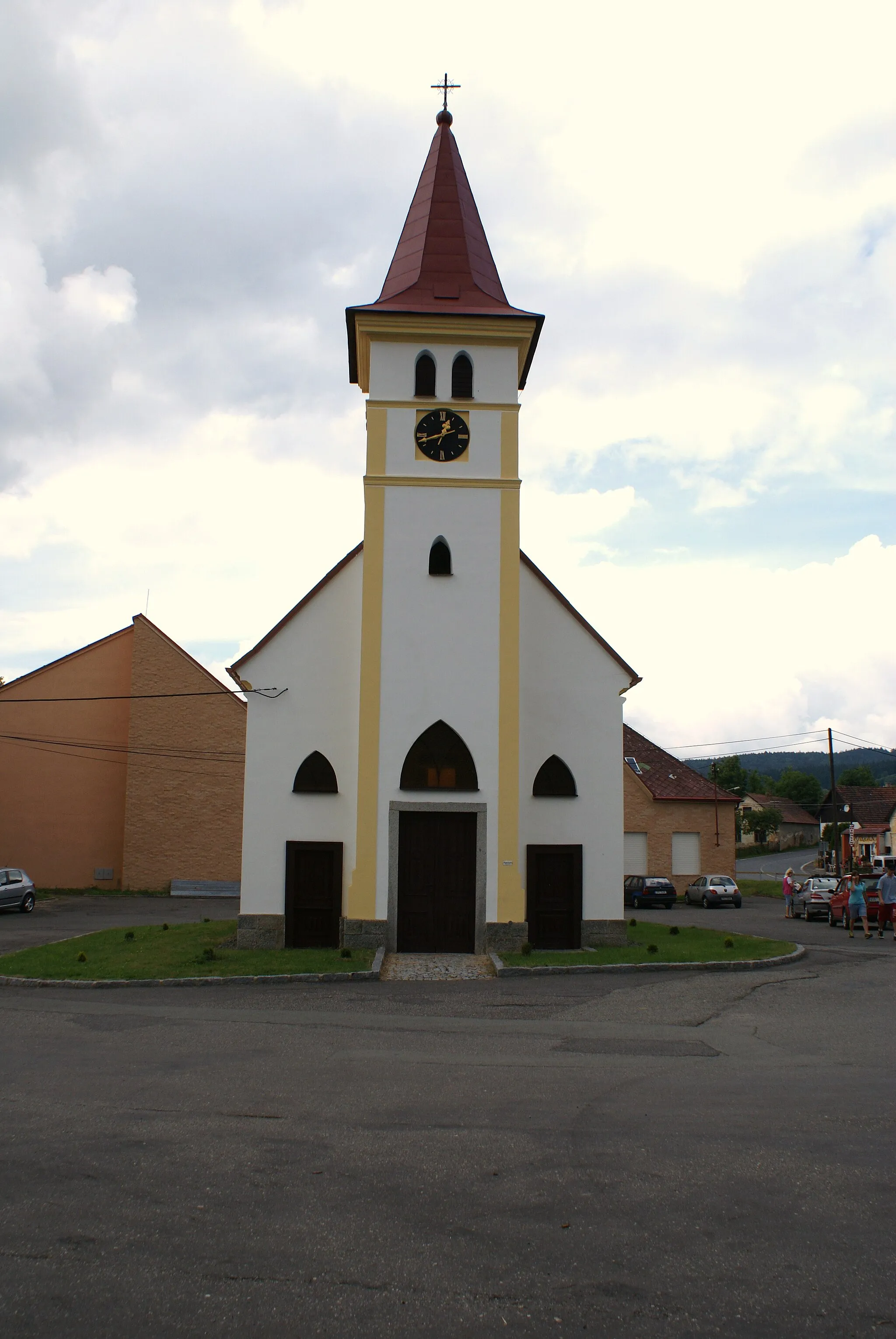 Photo showing: Věšín, Příbram District, Czech Republic, St Francis of Assisi chapel, front view.