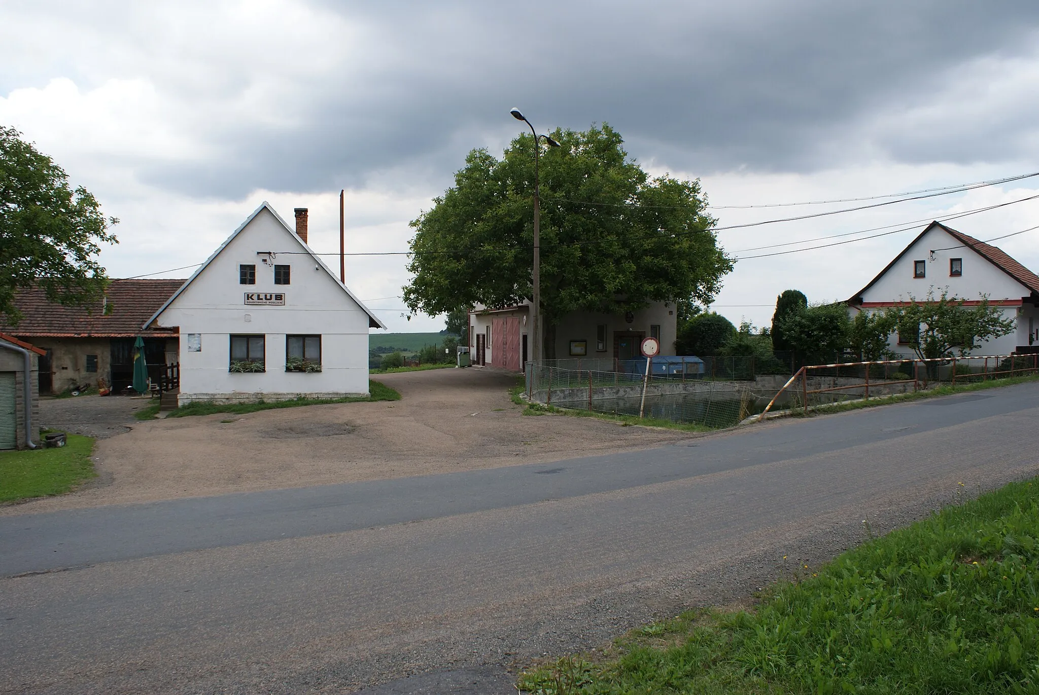 Photo showing: Borovno, Plzeň-South District, Czech Rep., a firehouse and municipality.