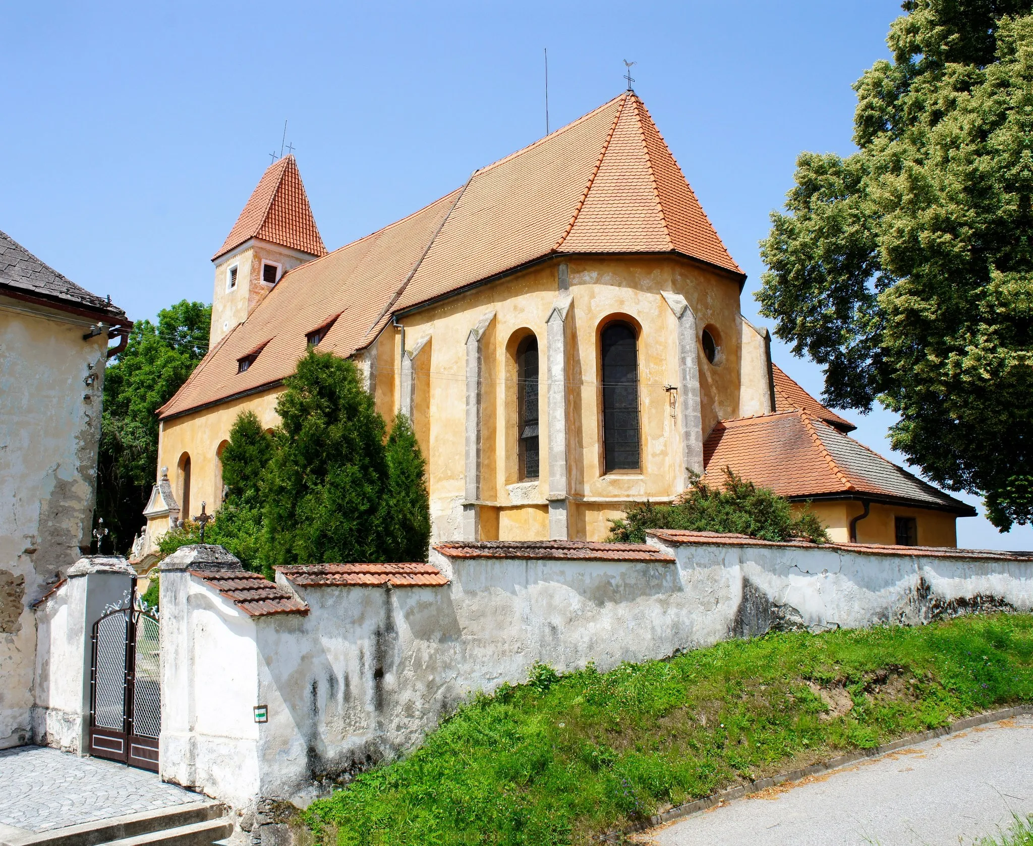 Photo showing: Saint Bartholomew Church in Malonty (South Bohemian Region, Czechia).