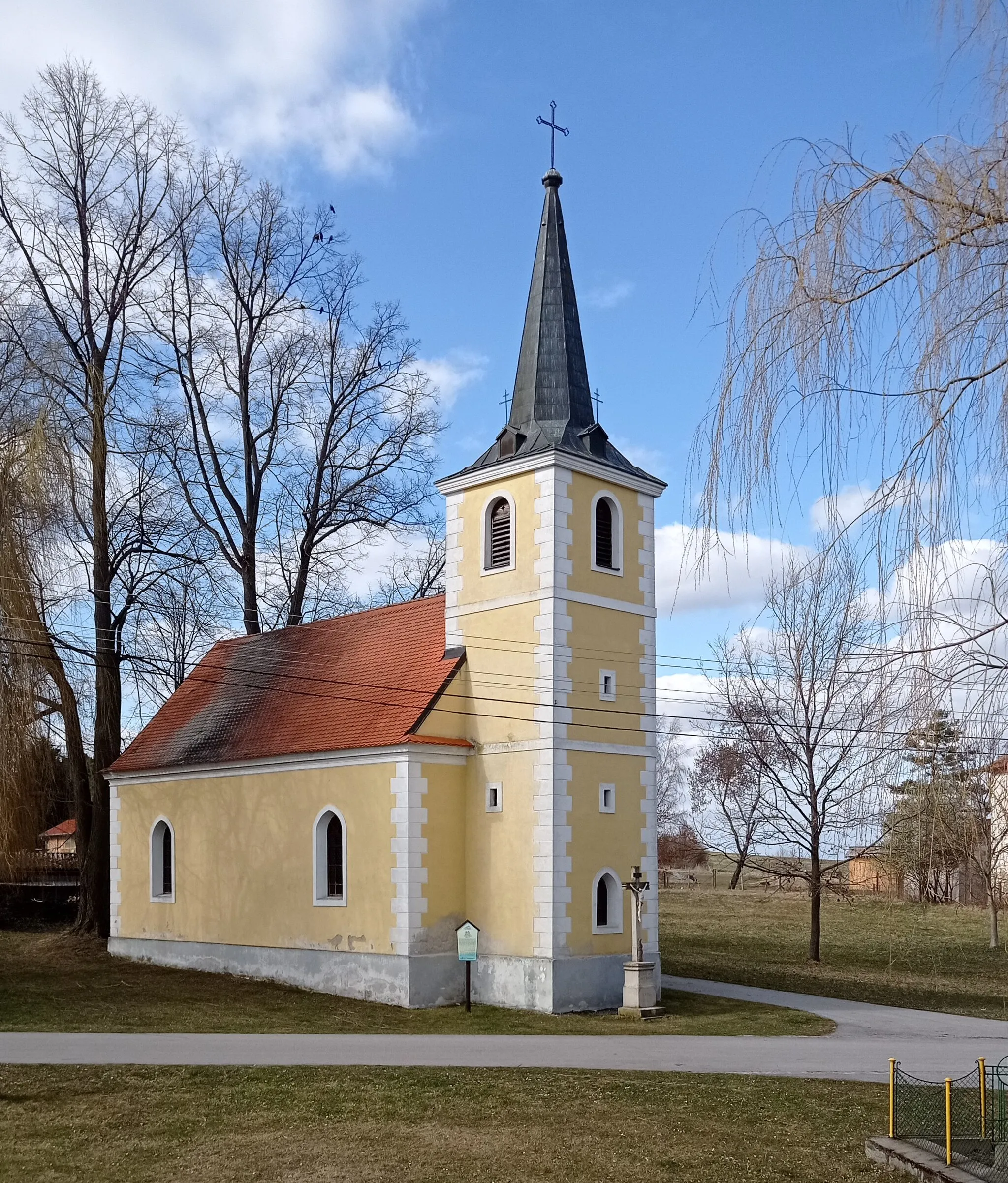 Photo showing: Church of the Holy Trinity in the village of Kondrač, České Budějovice District, South Bohemian Region, Czech Republic