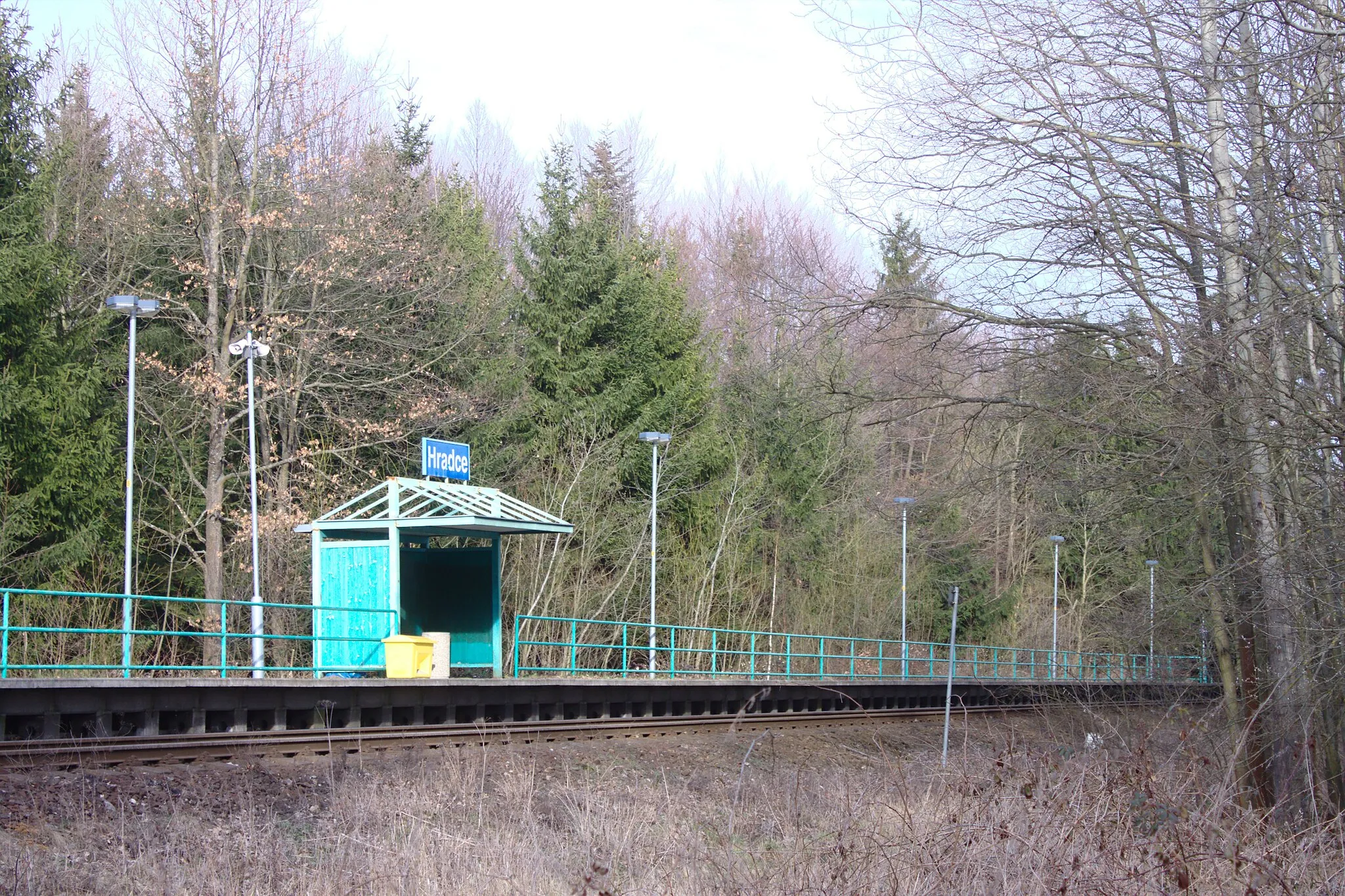 Photo showing: Zastávka ve vesnici Hradce