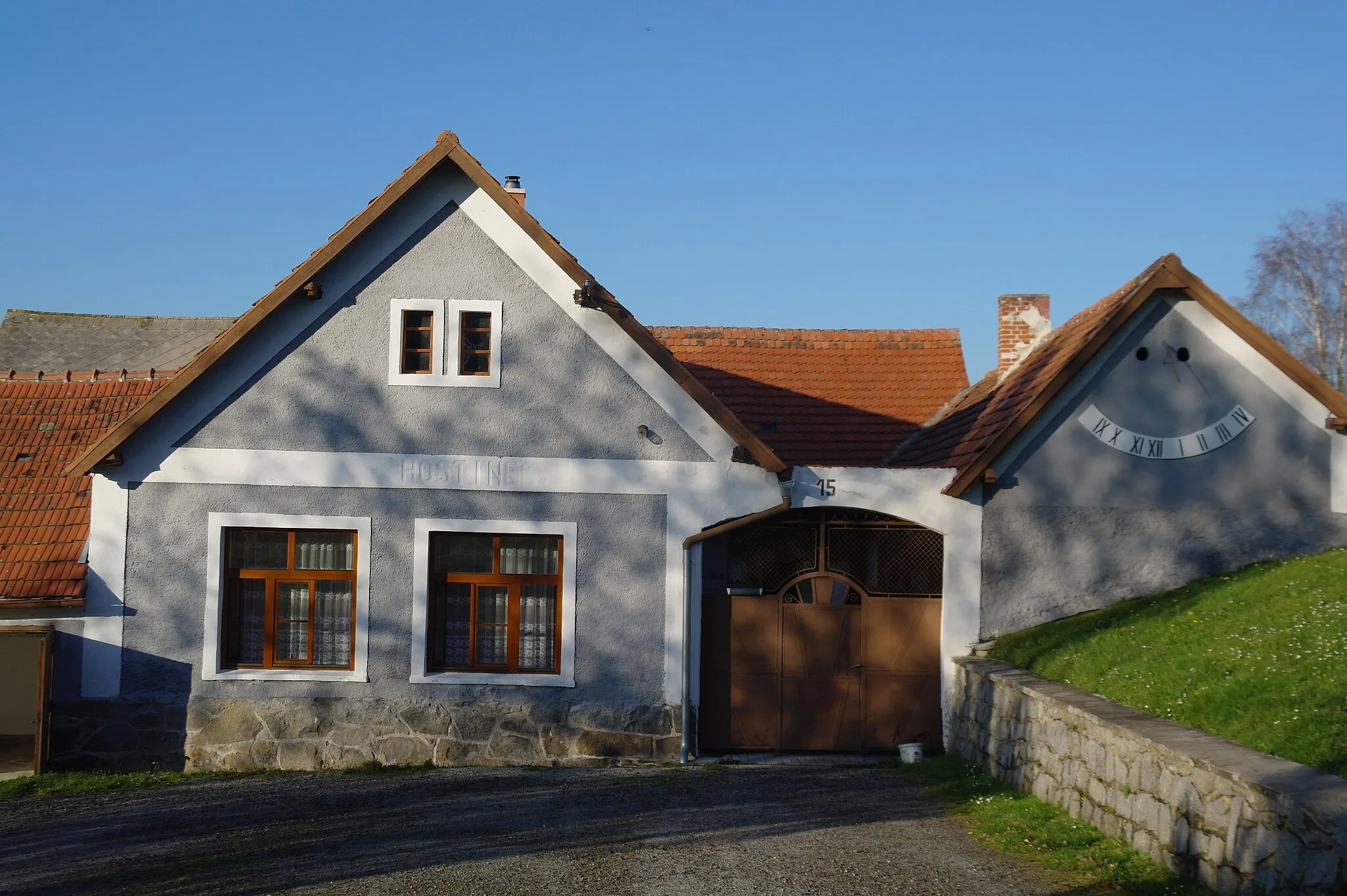 Photo showing: Vesnice Konopiště, budova bývalého hostince čp. 15