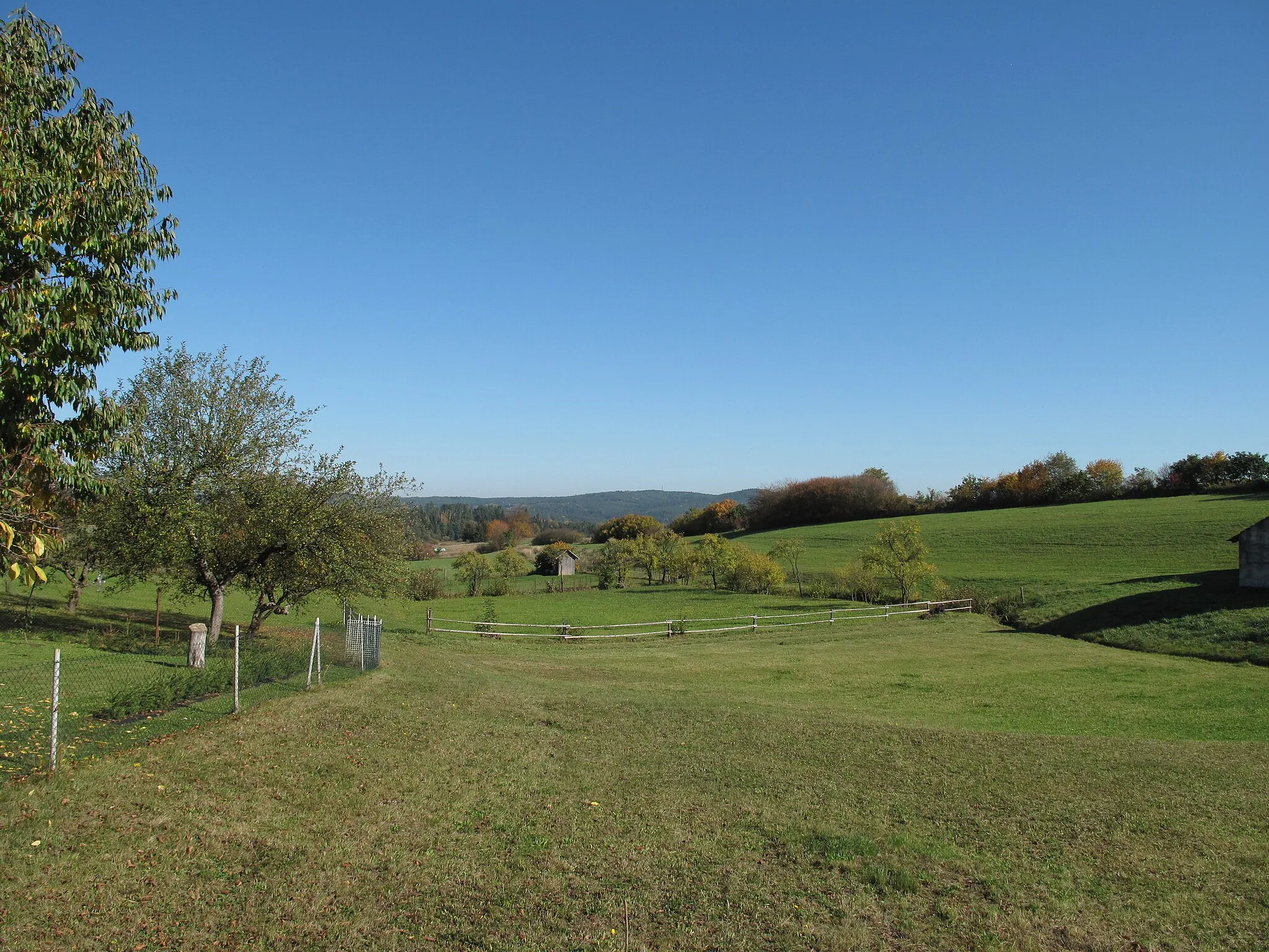 Photo showing: Gardensin Dobešice. District of Písek, Czech Republic.