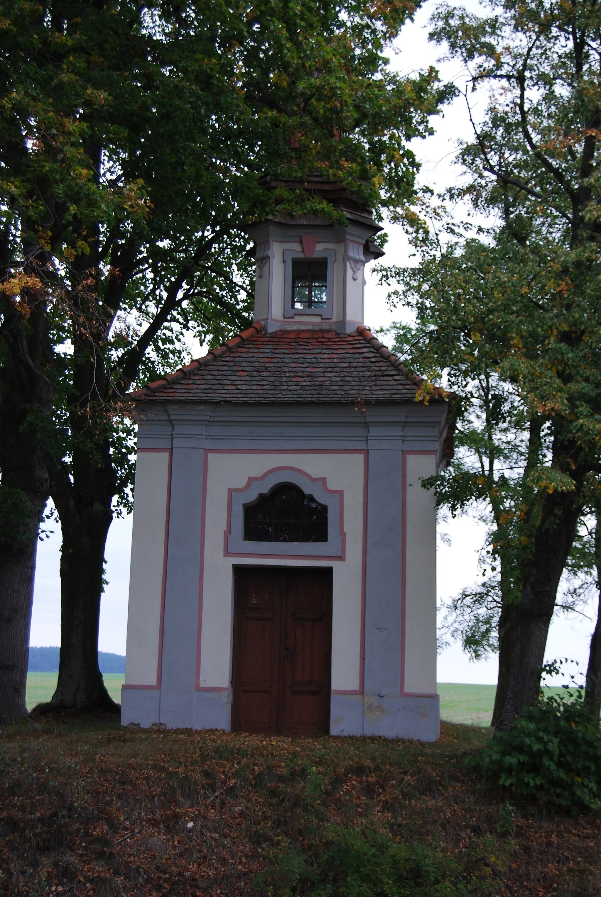 Photo showing: Chapel of St. Anna near Chřešťovice village, part of village Albrechtice nad Vltavou in Pisek District, Czech Republic.