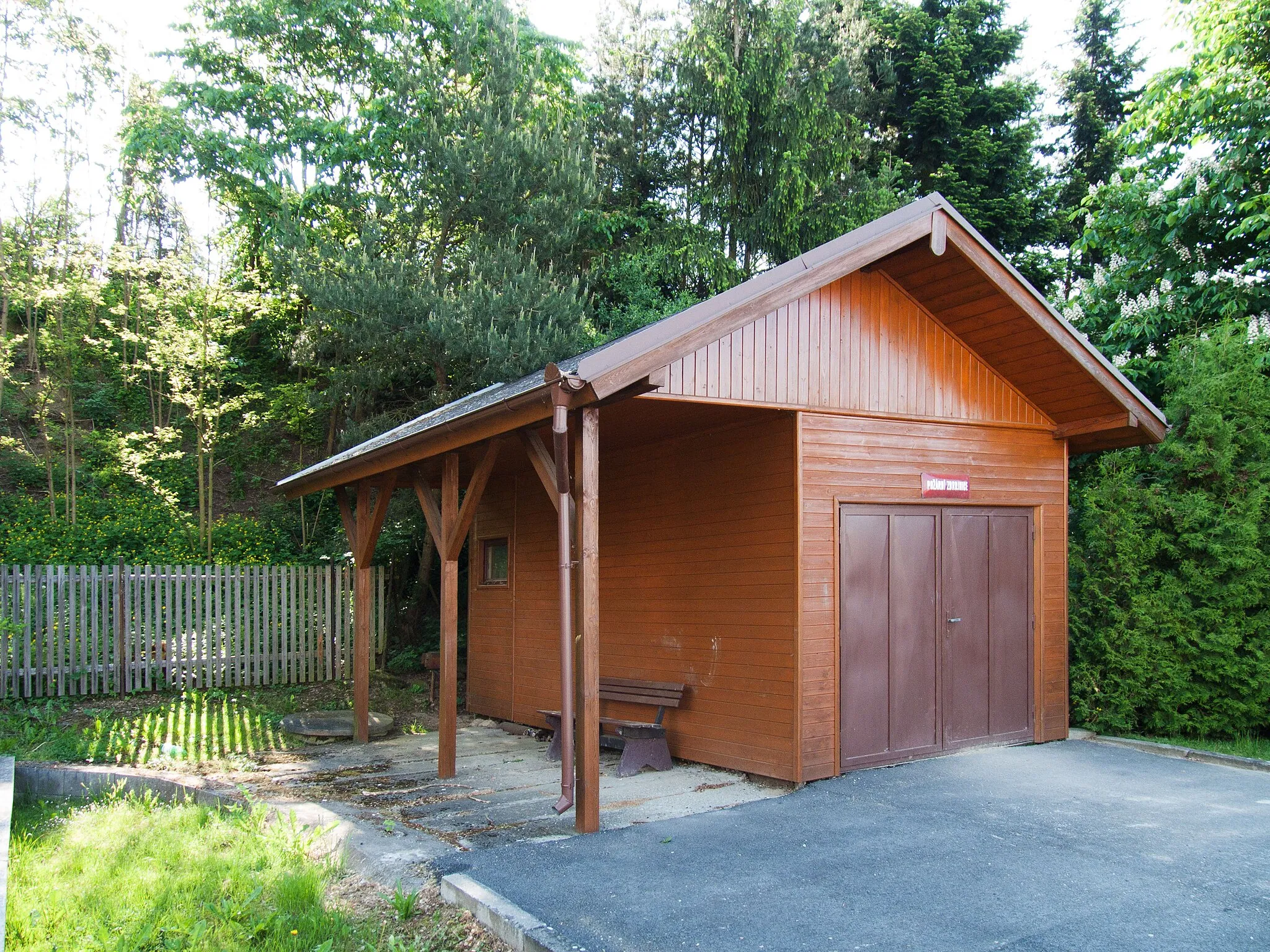 Photo showing: Fire station in the village of Sedlečko u Soběslavě, Tábor District, Czech Republic.