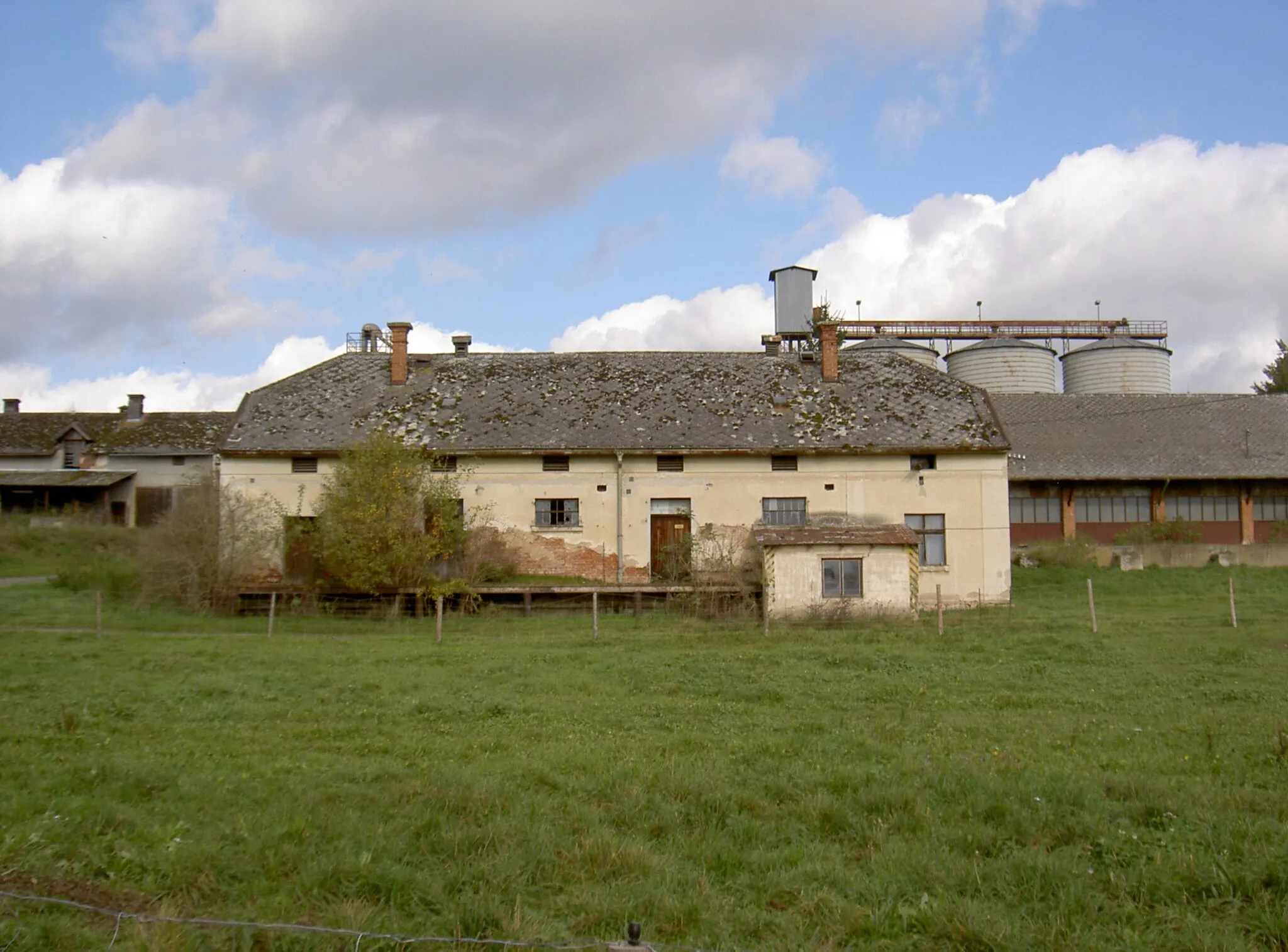 Photo showing: Häuser in Svržno