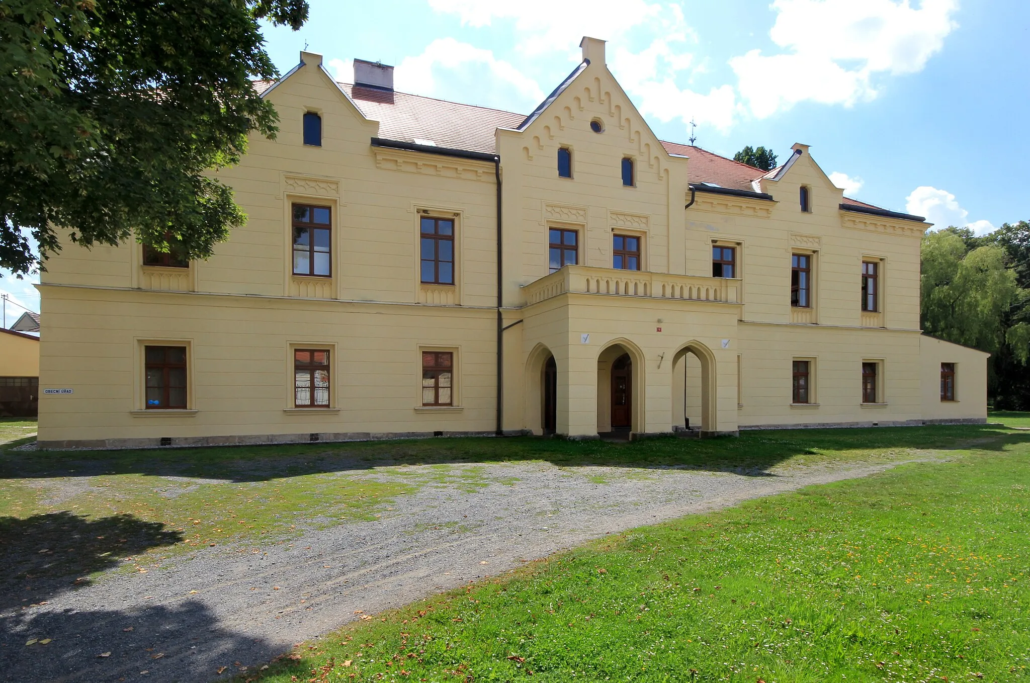 Photo showing: Osvračín castle in Osvračín village, Czech Republic.