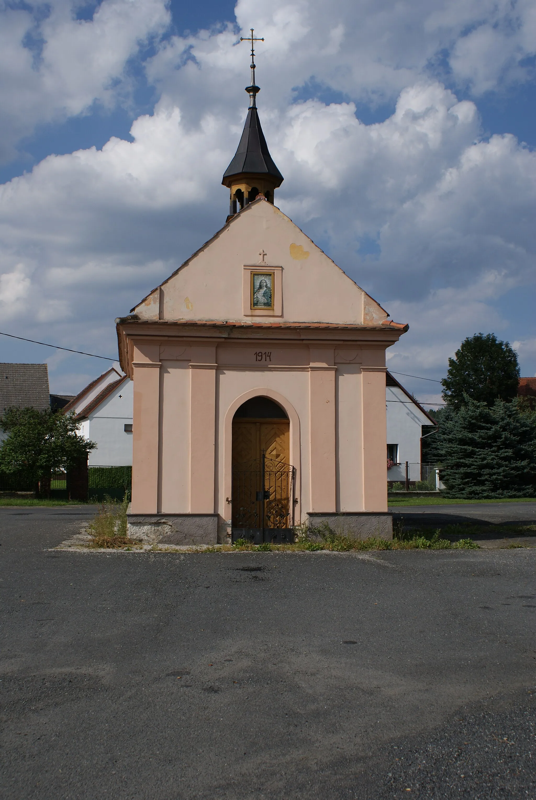 Photo showing: Petrovičky (Předslav), a village in Klatovy District, Czech Rep., a chapel.