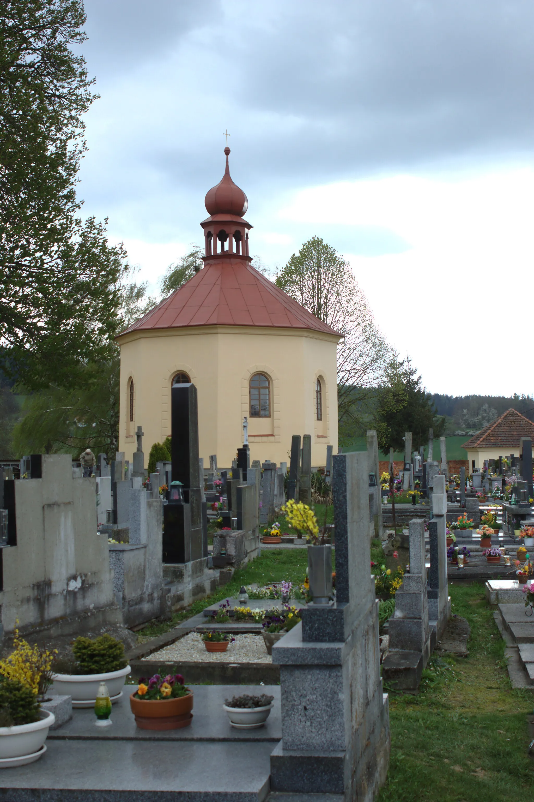 Photo showing: A cemetery in the village of Němčice, Plzeň Region, CZ