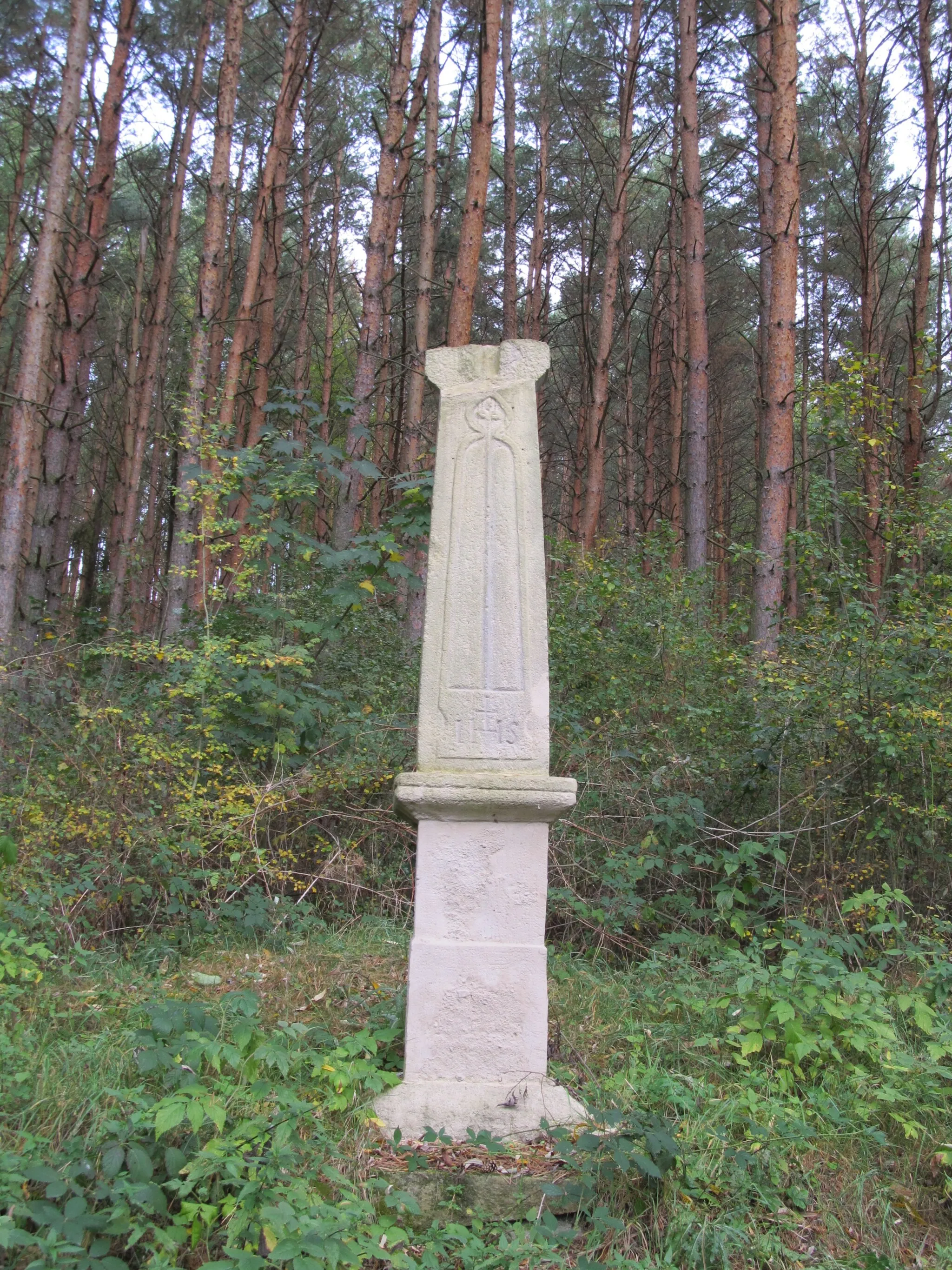 Photo showing: Kříž u Kůští