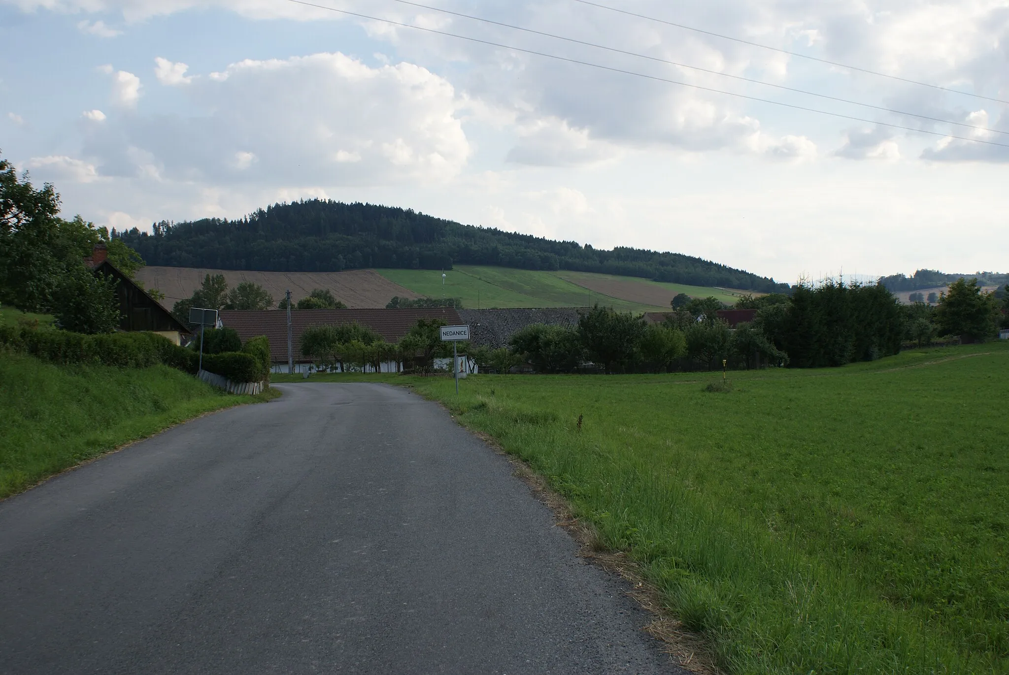 Photo showing: Nedanice, a village in Klatovy District, Czech Rep., arriving from Měčín.