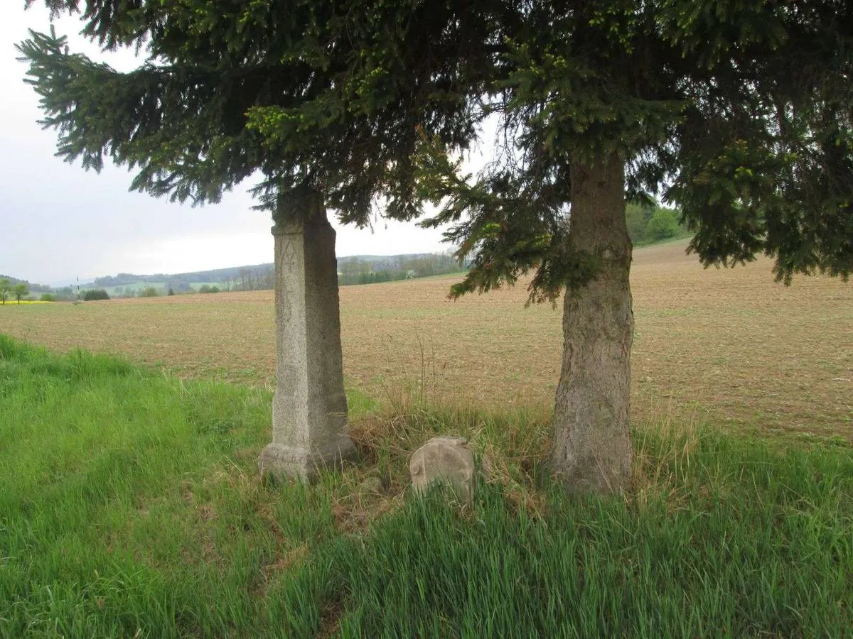 Photo showing: Wayside cross in Měčín in Klatovy District – entry no. 5491.