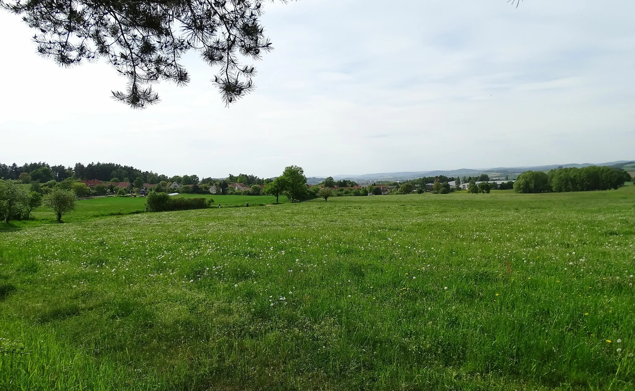 Photo showing: Kosova Hora-Dohnalova Lhota, Příbram District, Central Bohemian Region, Czech Republic. Seen from the south-east.