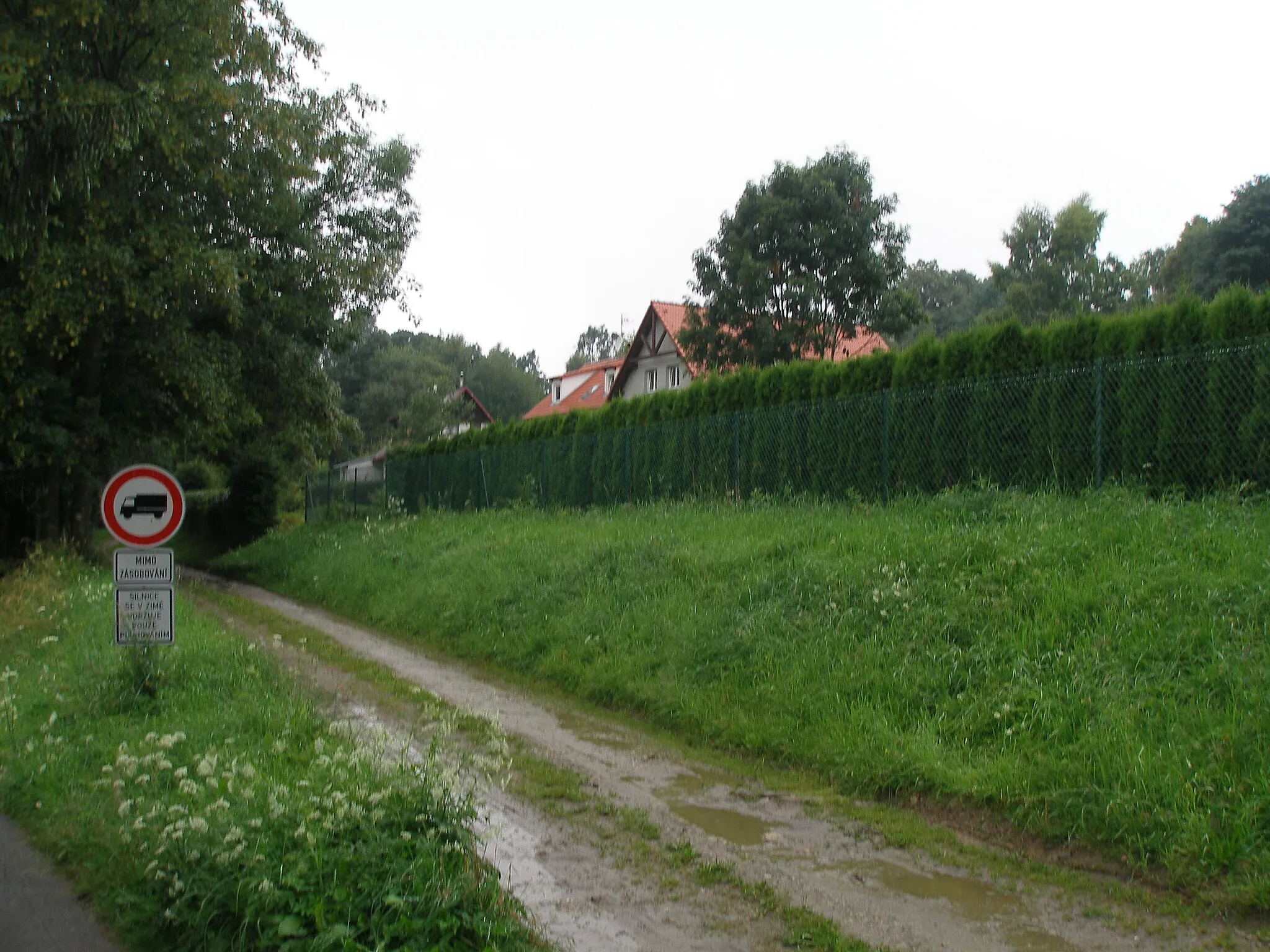 Photo showing: Zahrádka - the cottage settlement built on the place of the former village, defunct after the World War II