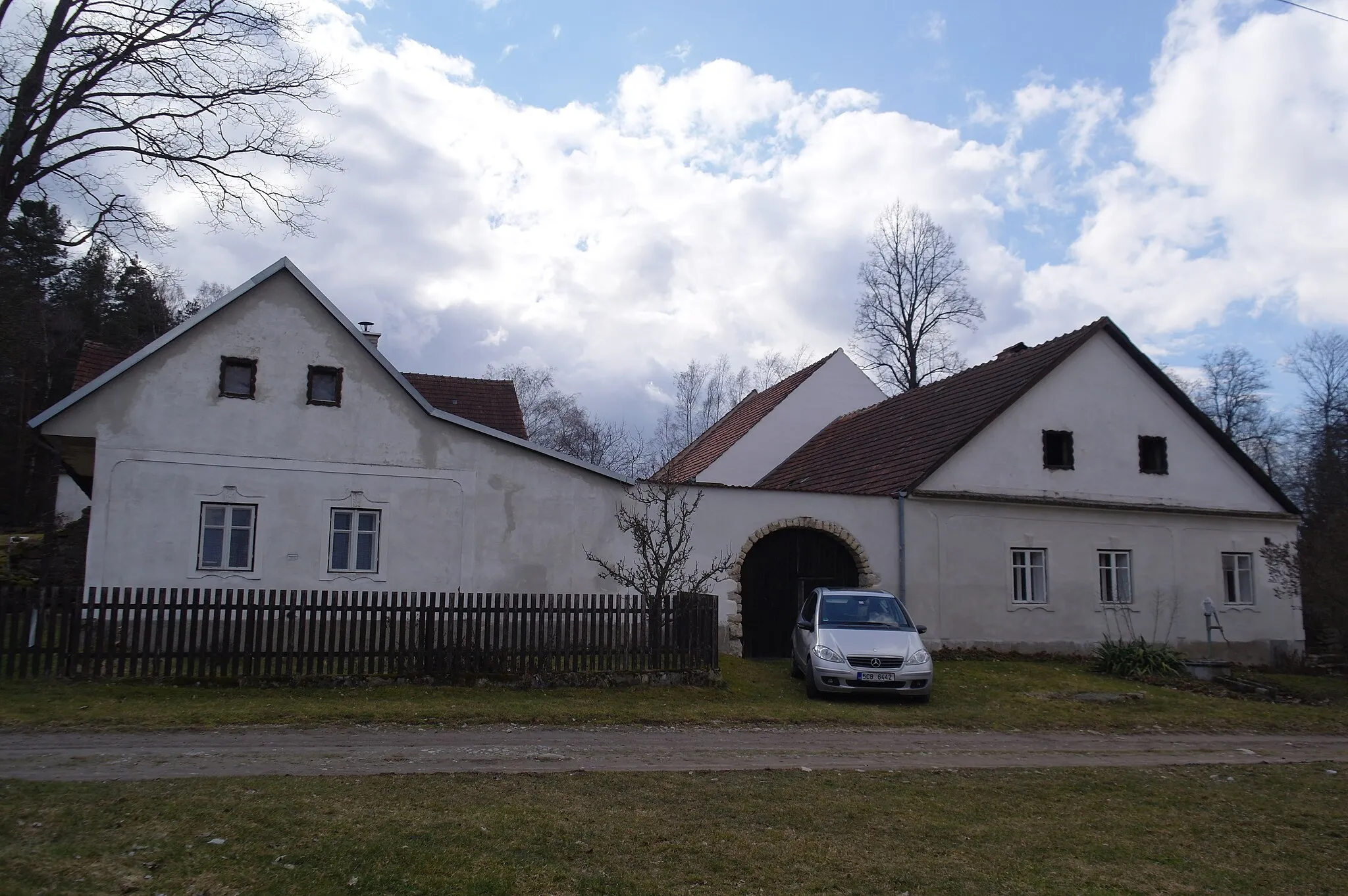 Photo showing: Chudějov, statek čp. 4 a 5