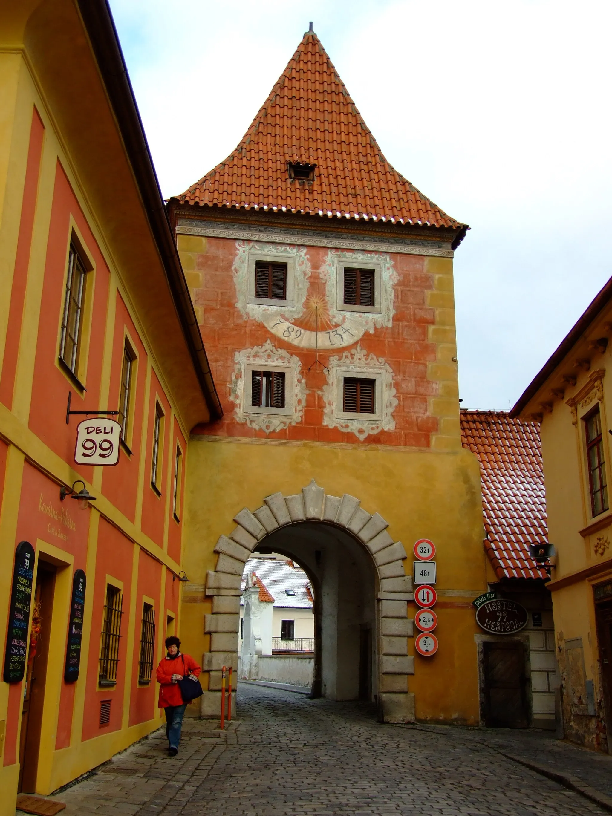 Photo showing: Budějovice Gate in  Český Krumlov covered by snow, South Bohemian region, CZ