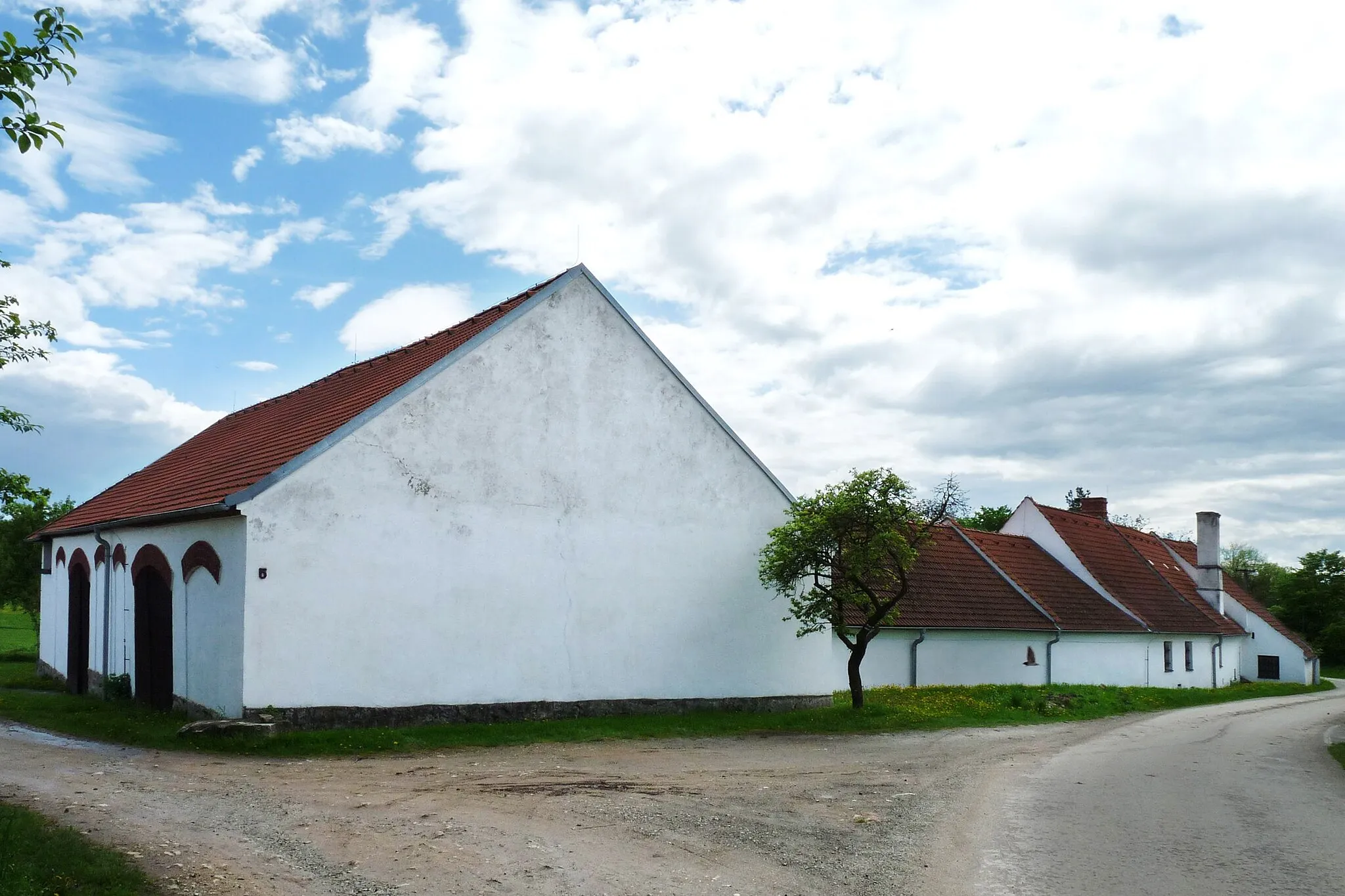 Photo showing: House No 5 in the village of Opalice, České Budějovice District, South Bohemian Region, Czech Republic.