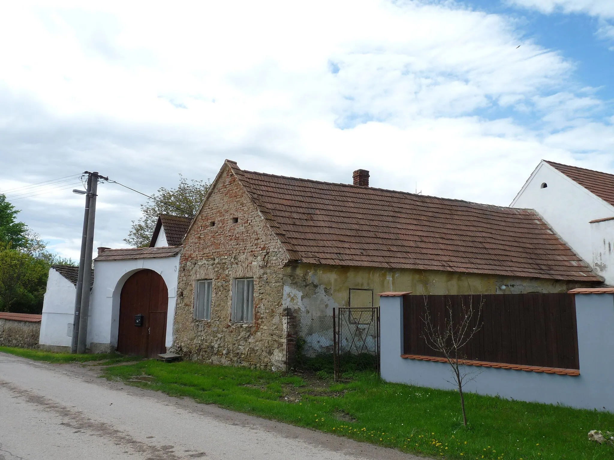 Photo showing: House No 3 in the village of Opalice, České Budějovice District, South Bohemian Region, Czech Republic.