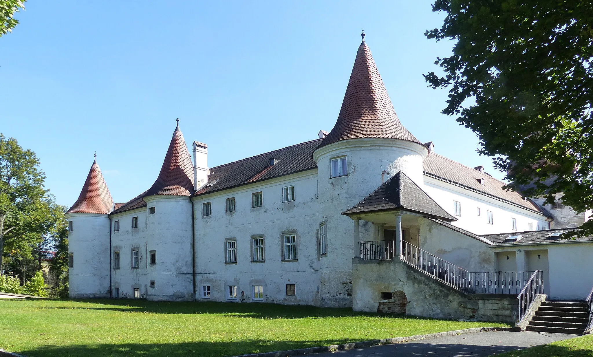 Photo showing: Dobersberg castle ( Lower Austria ). Western front.