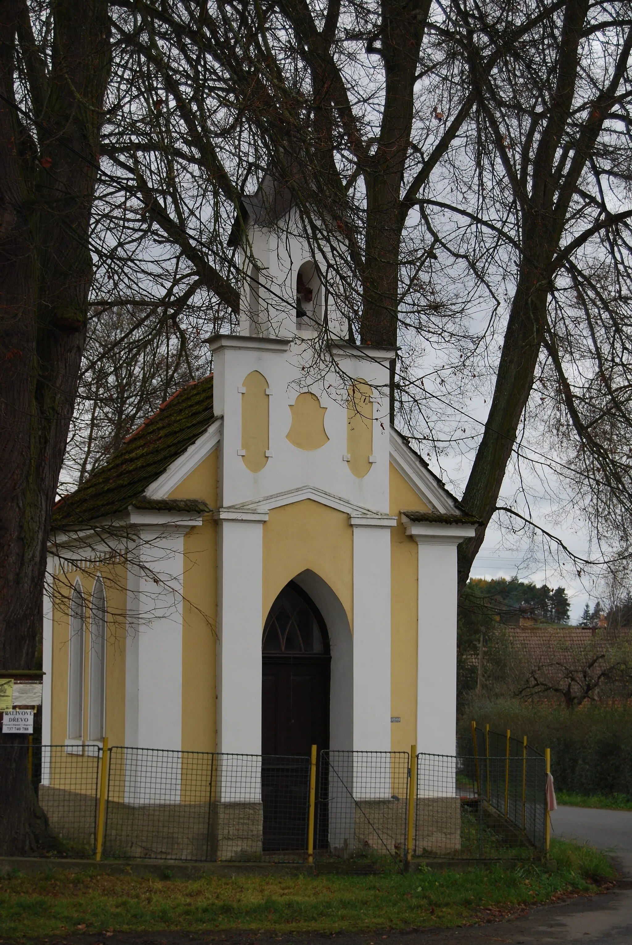 Photo showing: Kaple ve vesnici. Koubalova Lhota je část obce Klučenice v okrese Příbram. Česká republika.