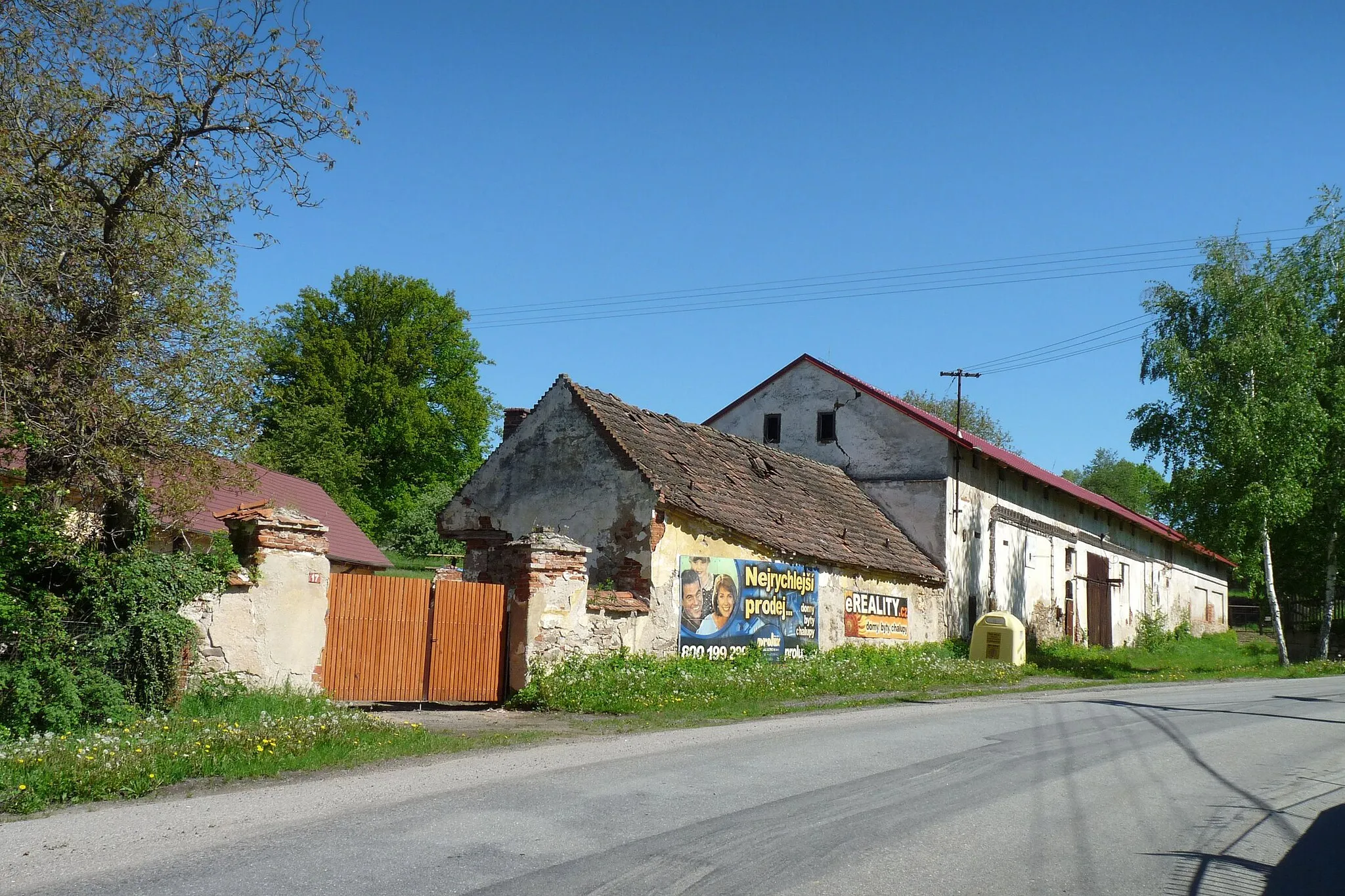 Photo showing: House No 17 in the village of Drahnětice, Tábor District, South Bohemian Region, Czech Republic.