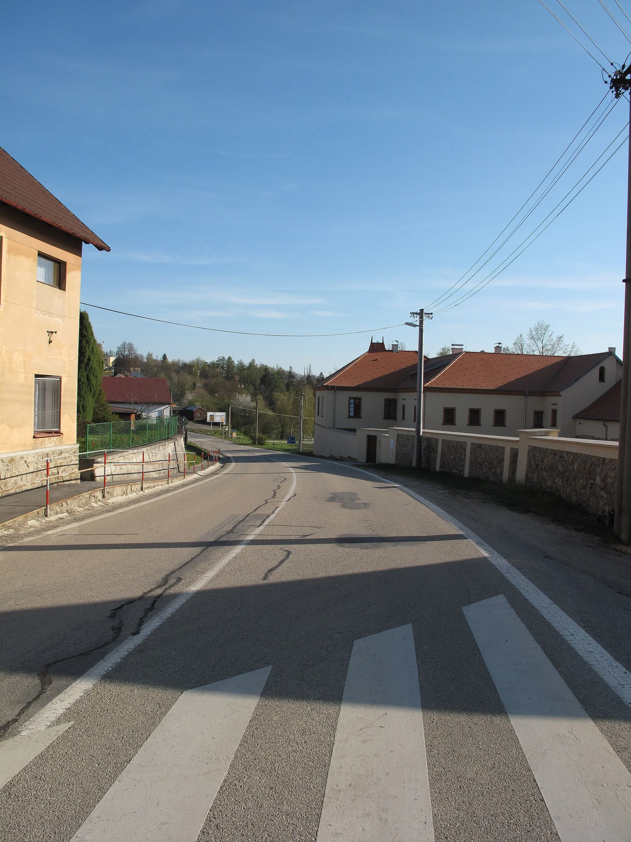 Photo showing: Road in Sudoměřice u Tábora.