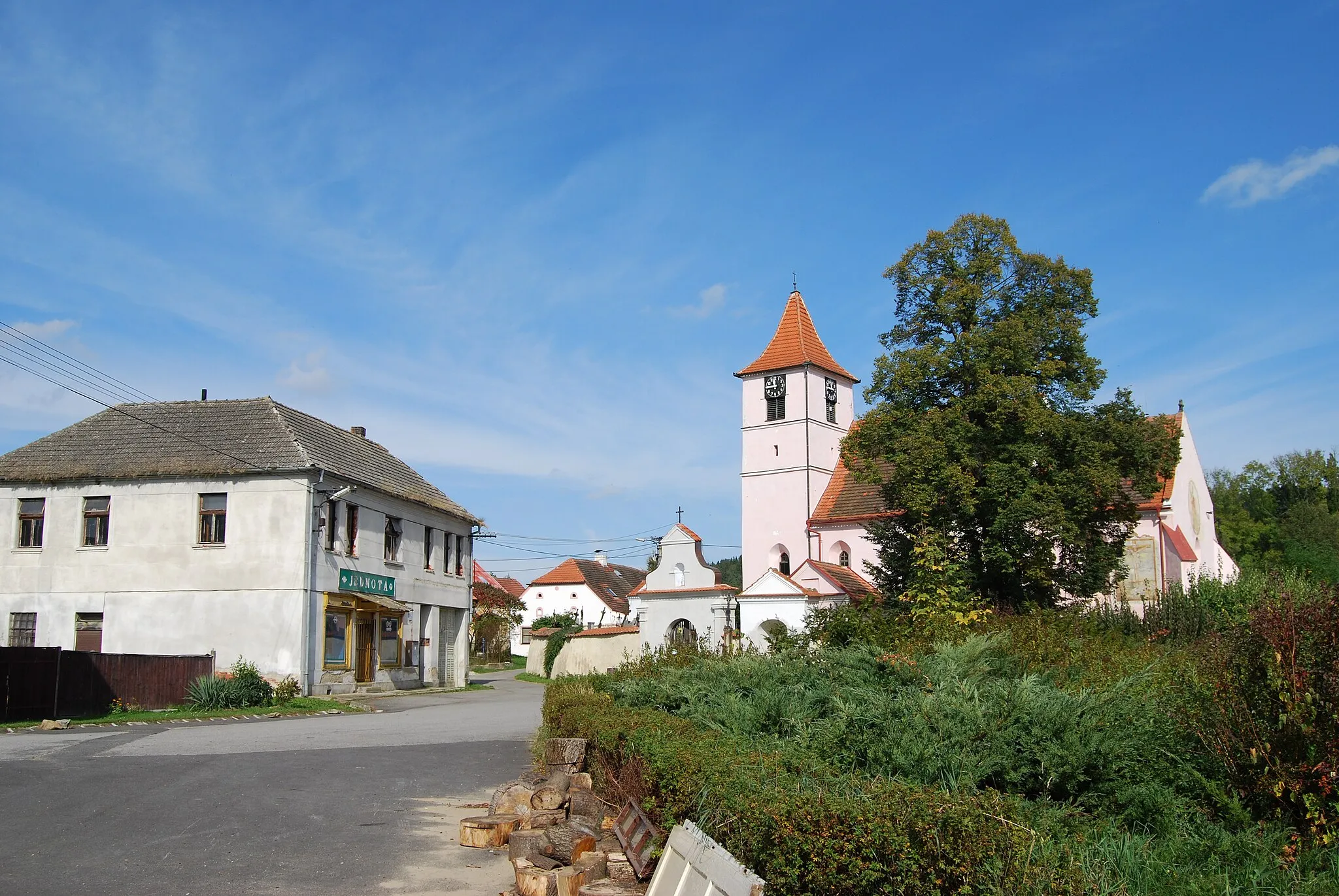 Photo showing: Bílsko village in Strakonice District, Czech Republic. Church of Saint James