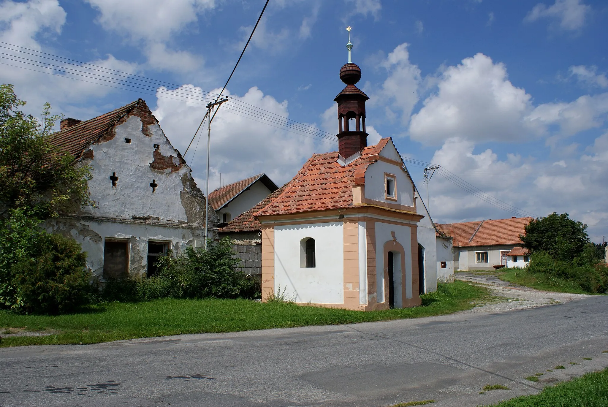 Photo showing: Malá Turná, a village in Strakonice District, Czech Republic, chapel.