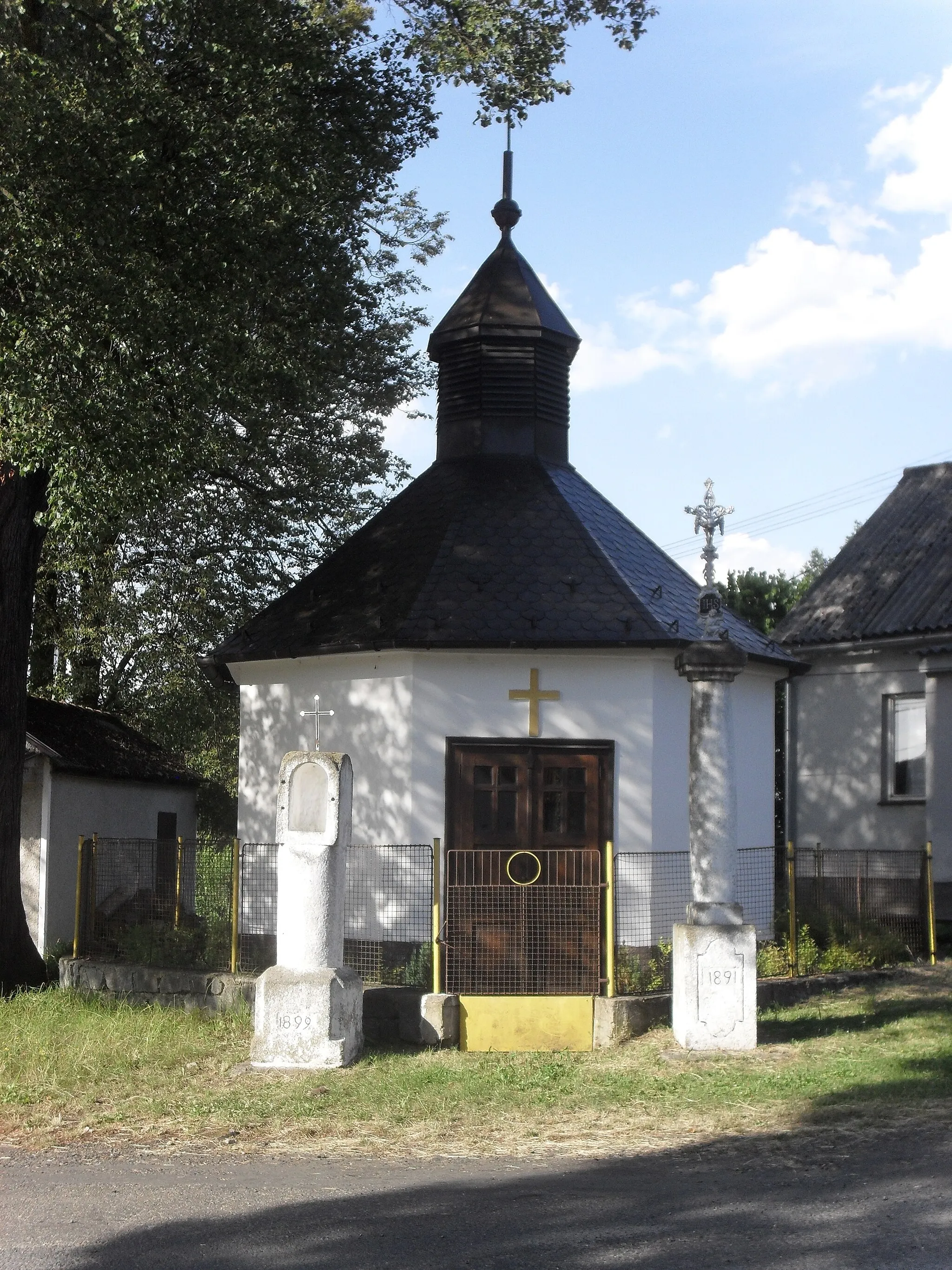 Photo showing: Fotografie pořízena v Klatovské obci Strážovice u Pačejova.