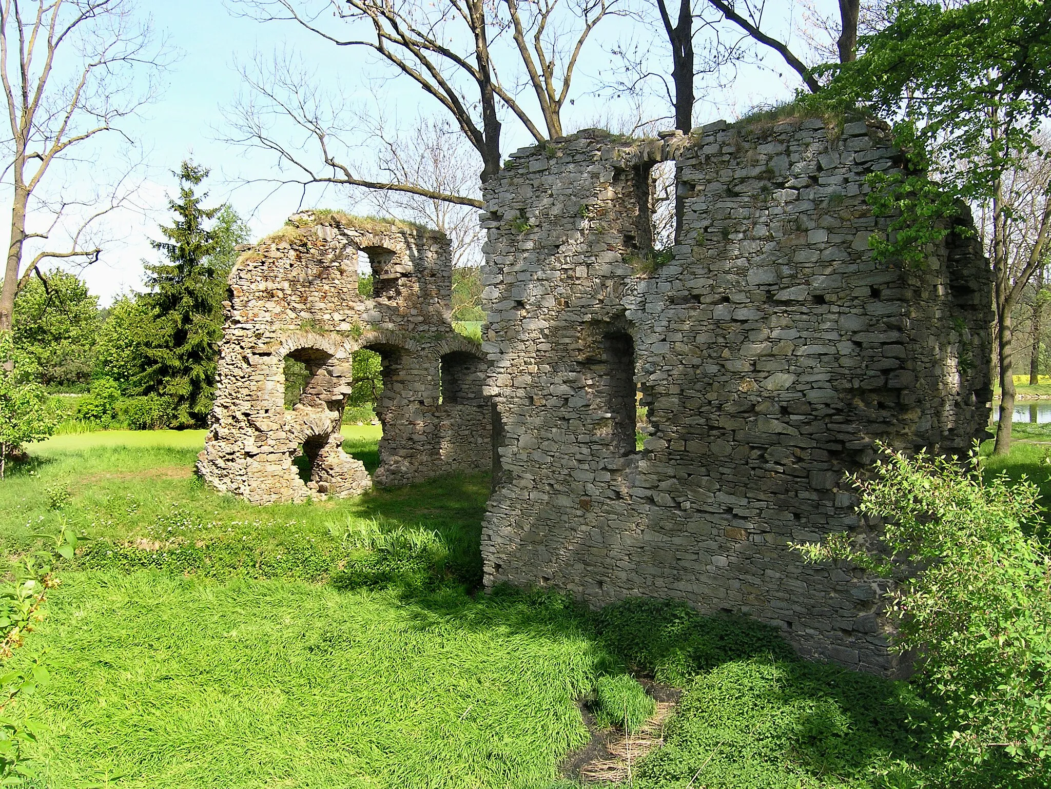 Photo showing: Kouty Castle in Kouty, part of Smilkov village, Czech Republic