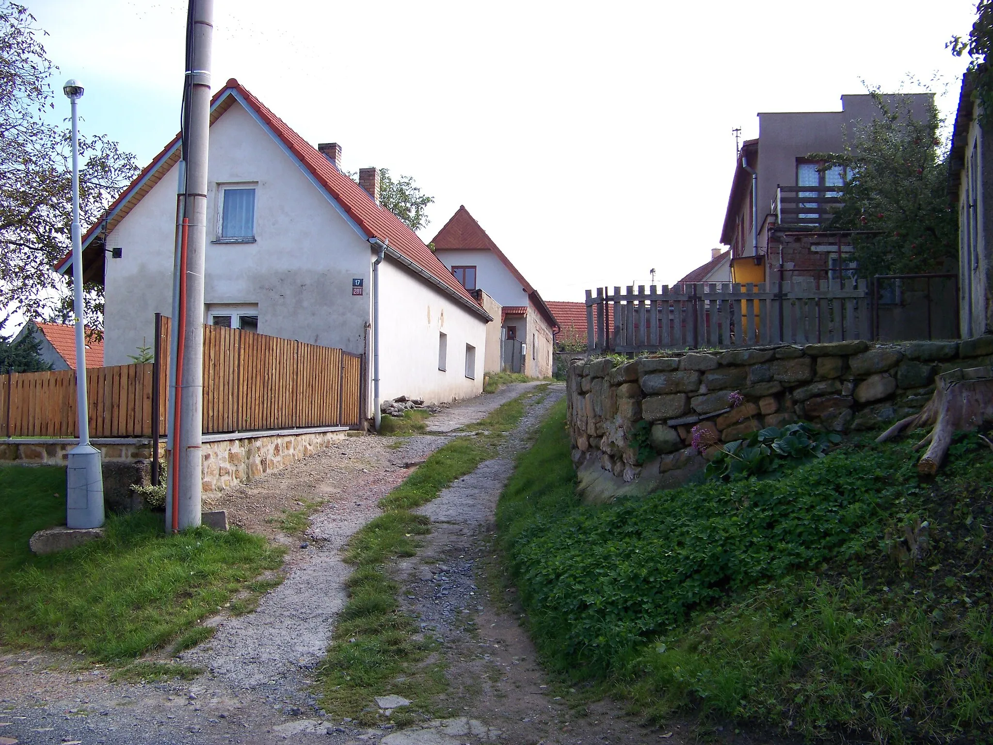Photo showing: Kostelec nad Černými lesy, Prague-East District, Central Bohemian Region, the Czech Republic. A house No 281 near Zahradní street.