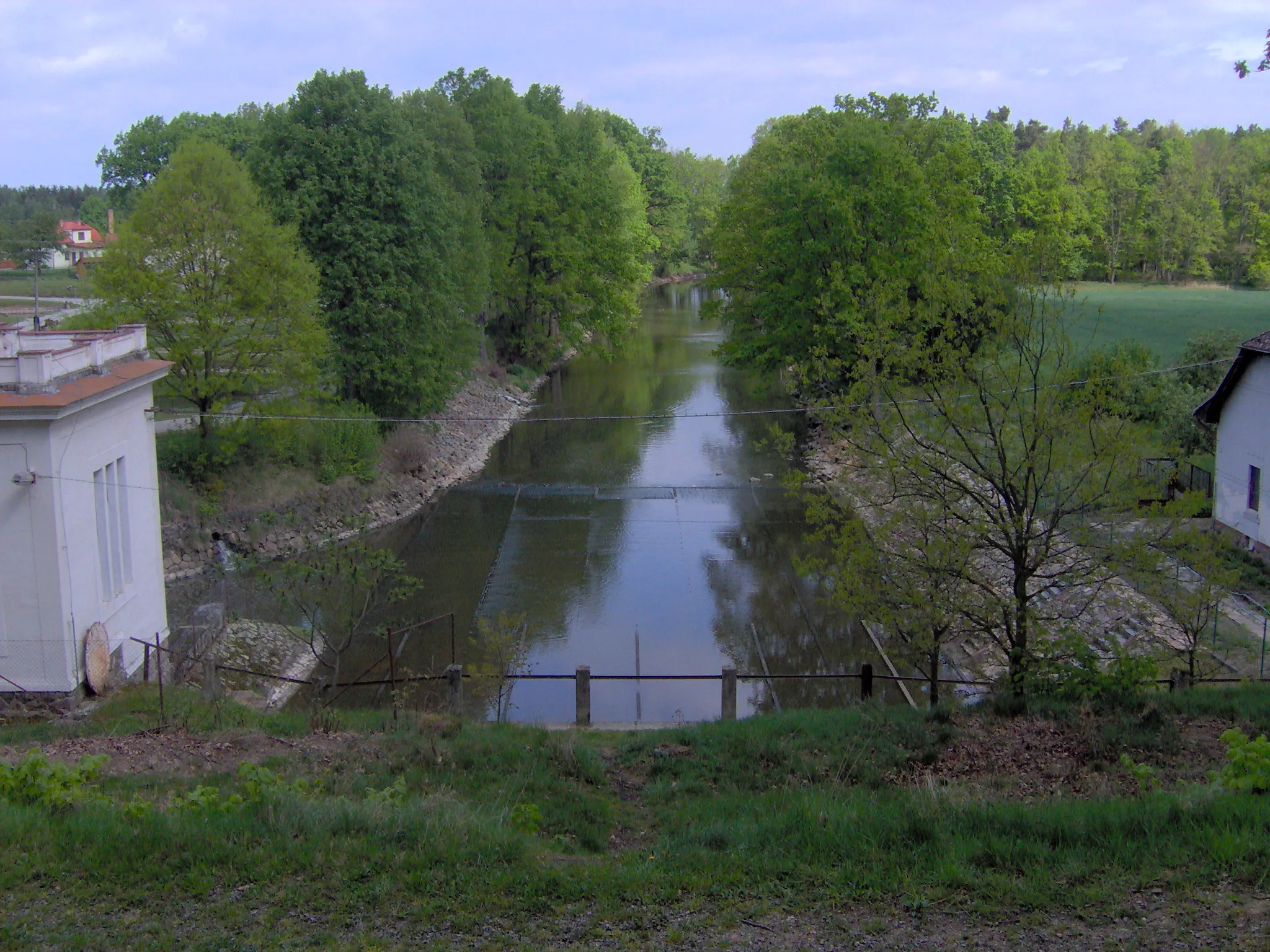 Photo showing: River Lužnice effluent from Rožmberk Pond, South Bohemian Region, Czech republic