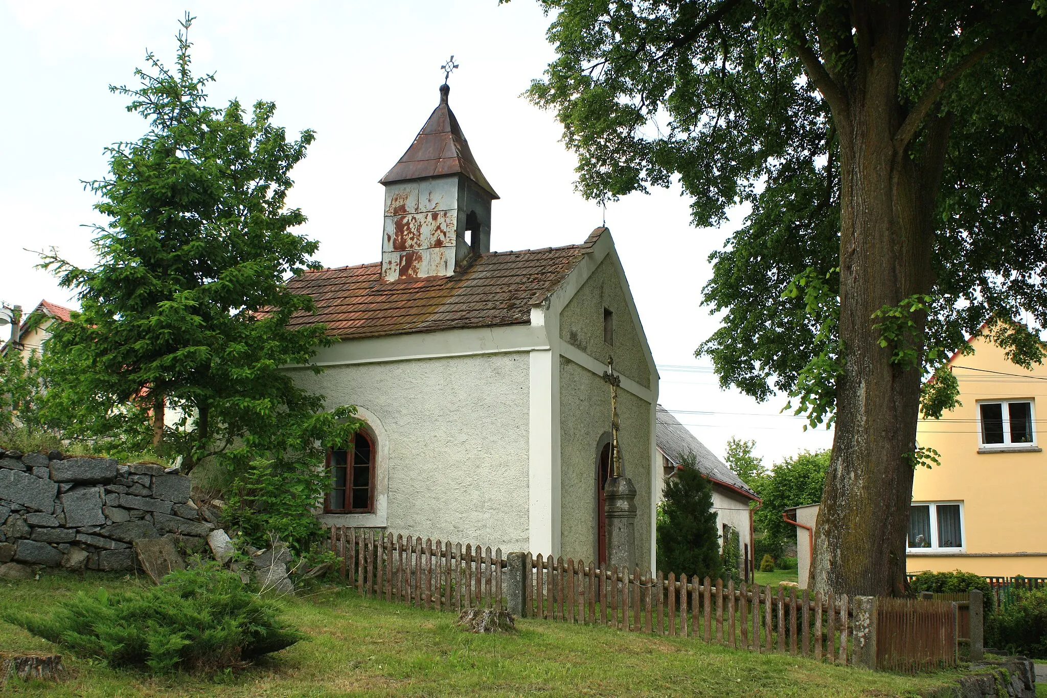 Photo showing: Small chapel in Vlčkovice, part of Kolinec, Czech Republic