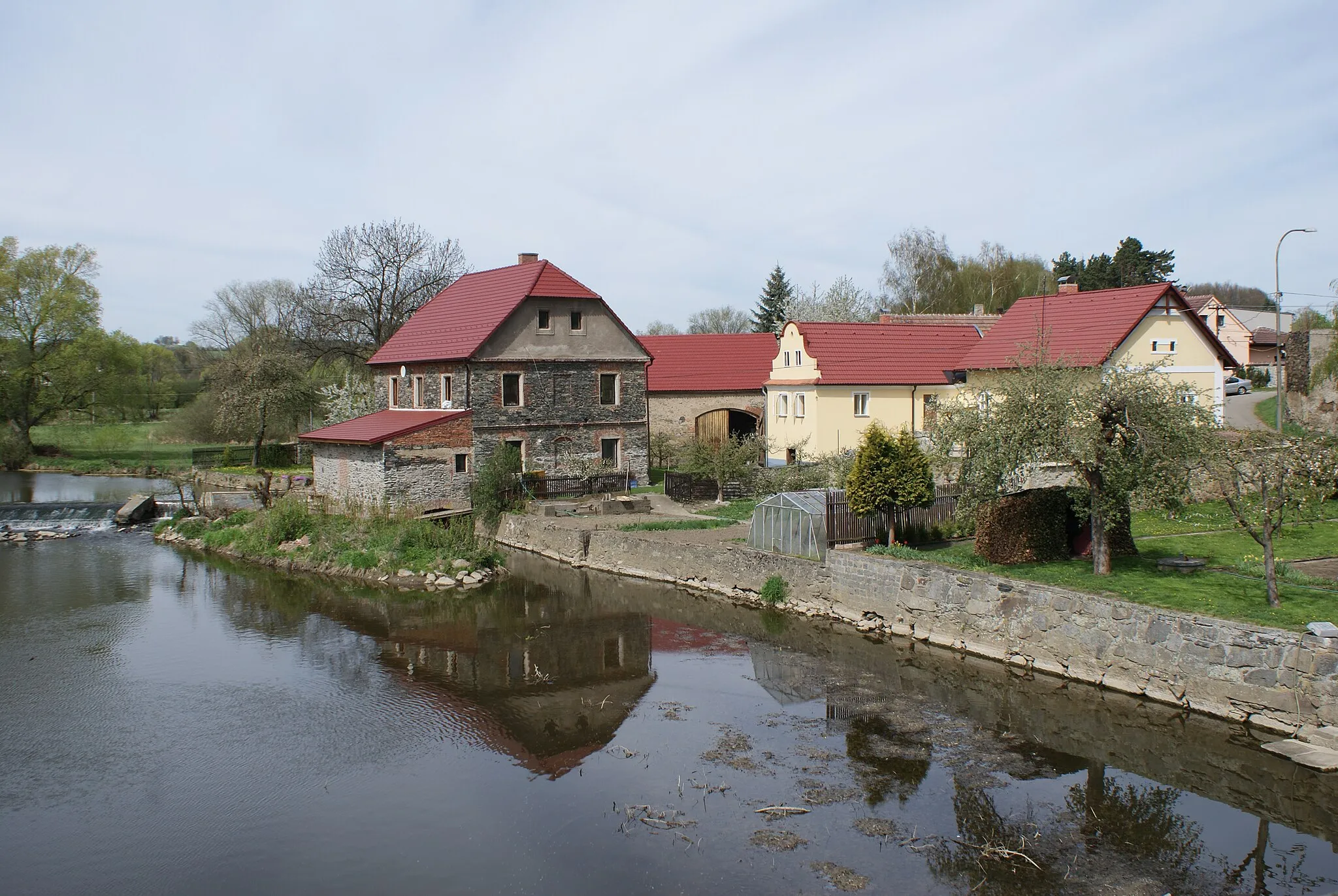 Photo showing: Mirovice a village in Písek district, Czech Republic, a mill.