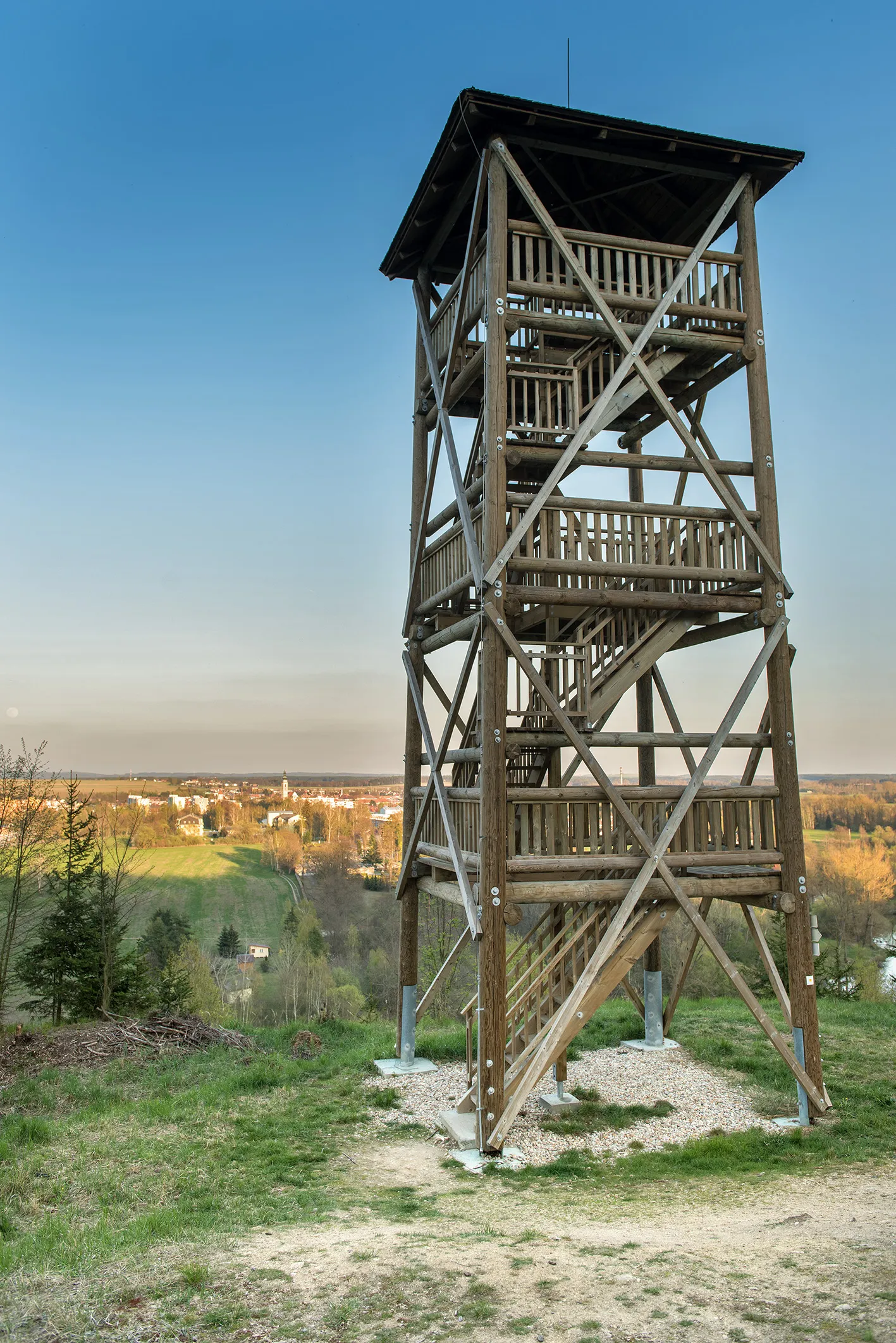 Photo showing: The Svákov lookout tower is located above the town