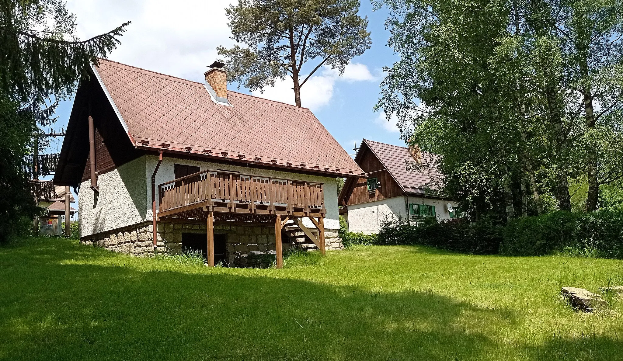 Photo showing: House No 1034 in the village of Svatonina Lhota, part of Frymburk, South Bohemian Region, Czechia