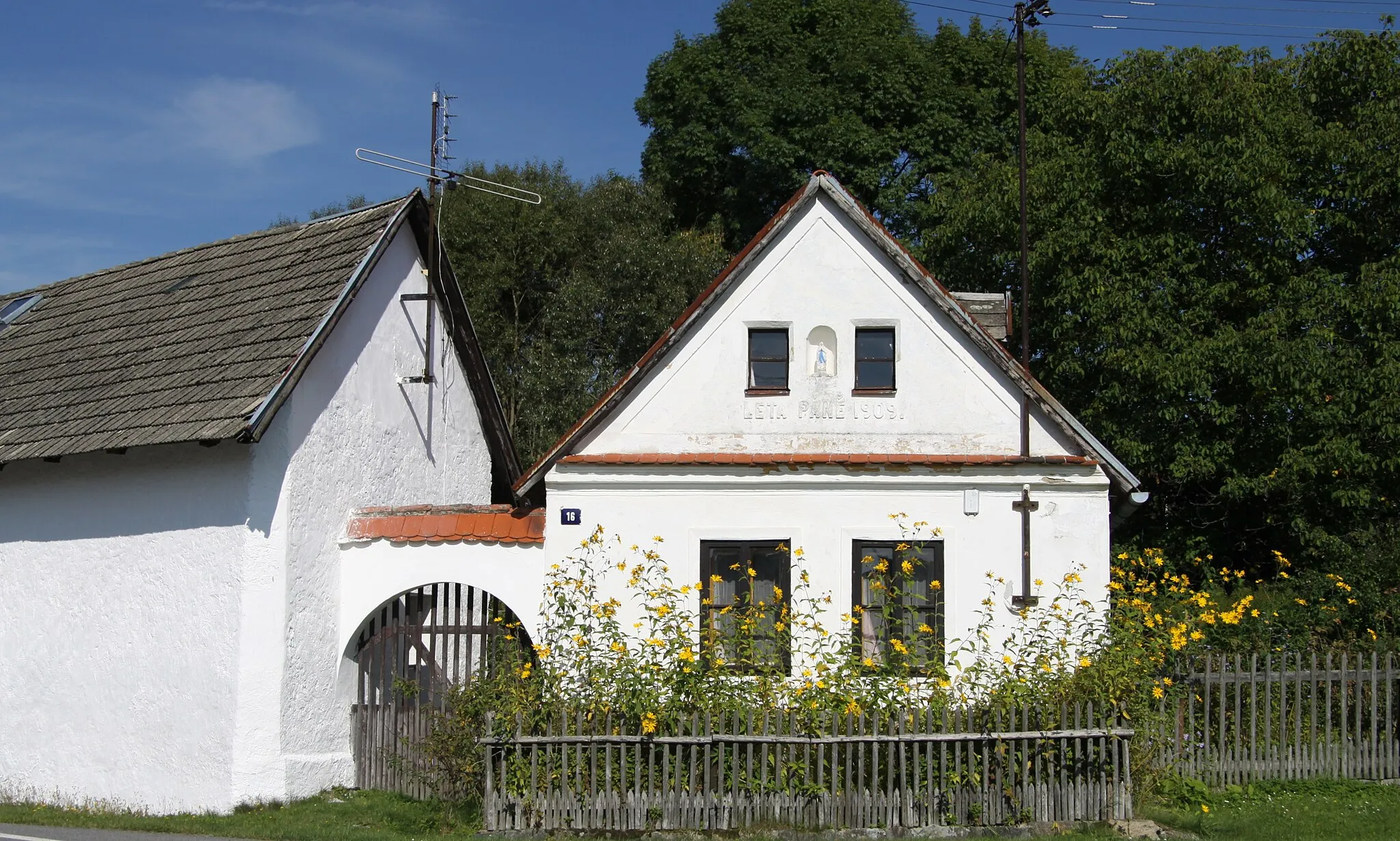 Photo showing: Střítež, part of Vlksice village in Písek District, Czech Republic