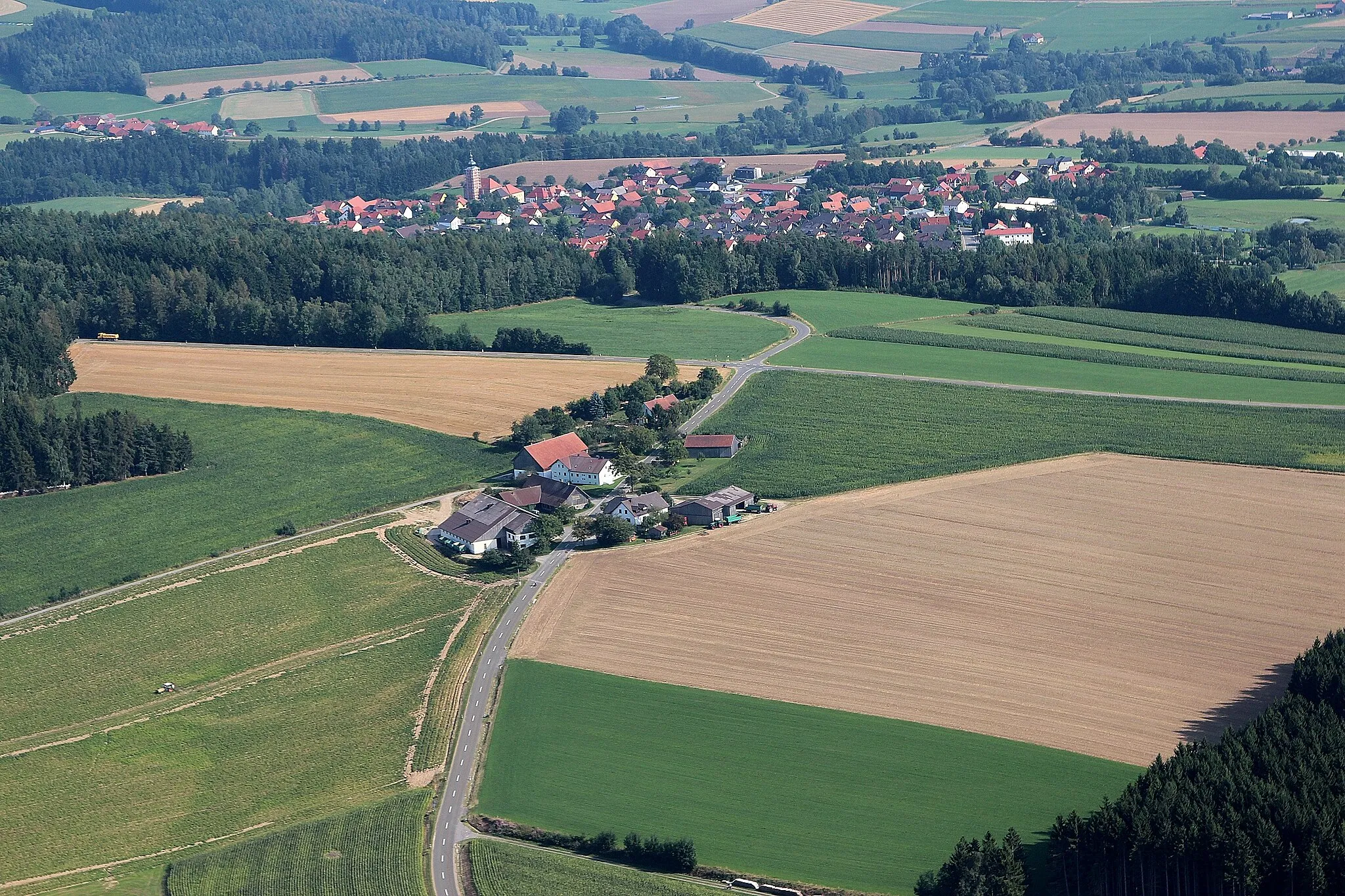 Photo showing: Altweichelau, (im Hintergrund Dieterskirchen, Gemeinde Dieterskirchen) Gemeinde Niedermurach, Landkreis Schwandorf, Oberpfalz, Bayern
