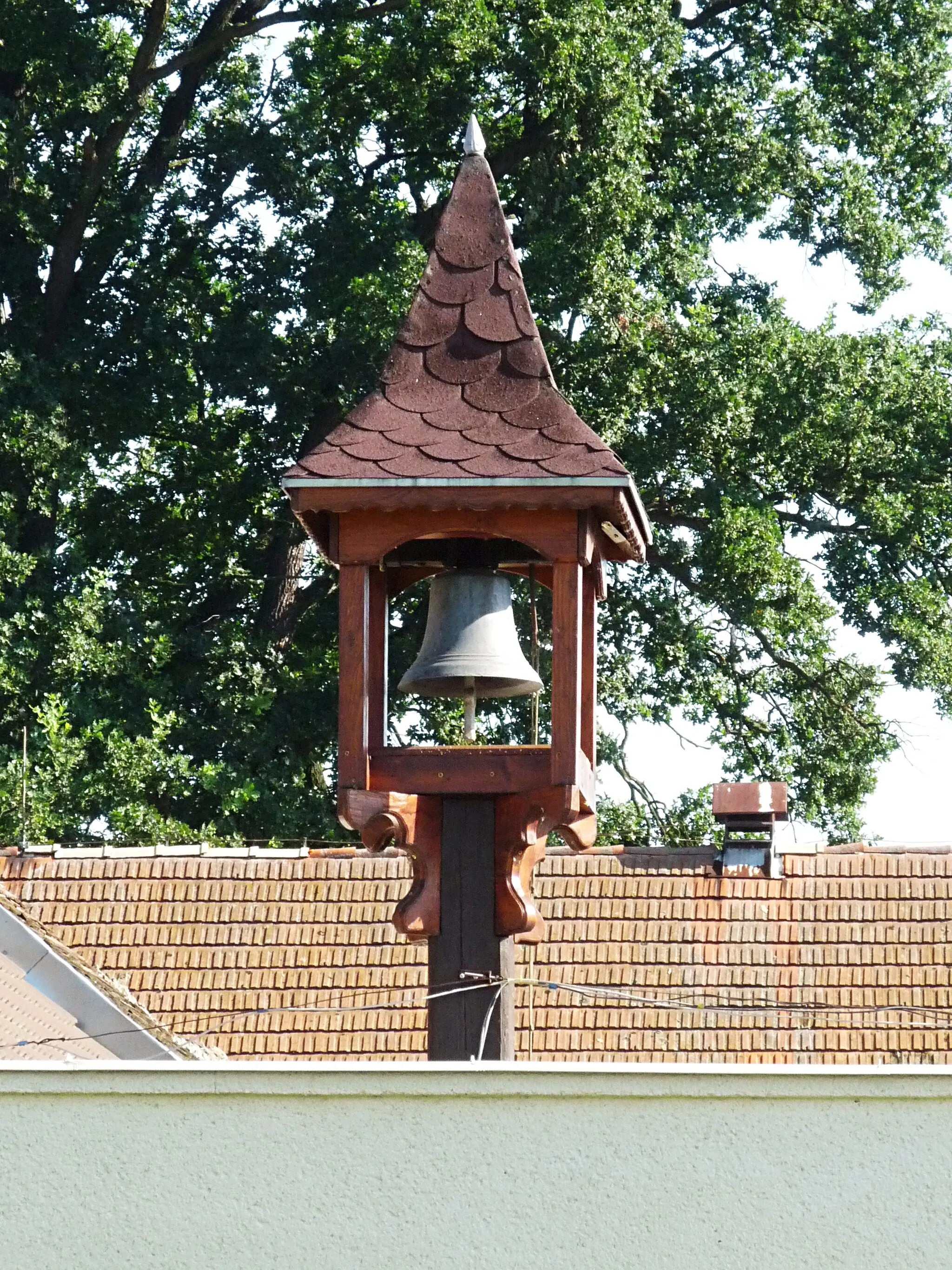 Photo showing: Bell tower on house No 83 in Plav, České Budějovice district, Czech Republic