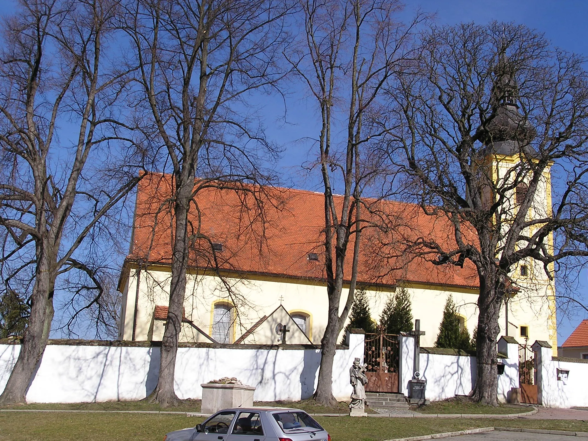 Photo showing: Zaliny, the chapel