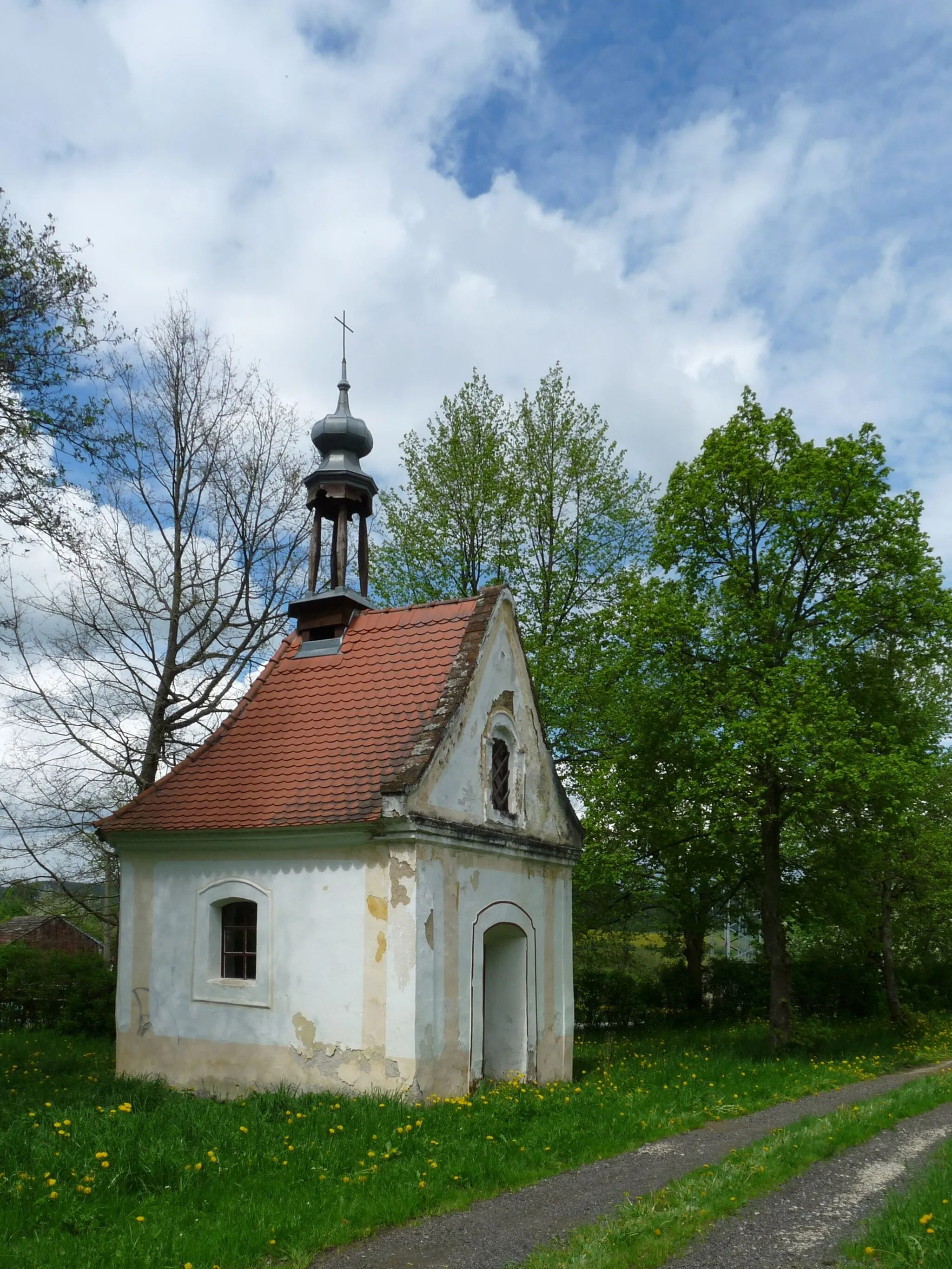 Photo showing: Chapel in the village of Mezipotočí in Český Krumlov District, South Bohemian Region, Czech Republic.