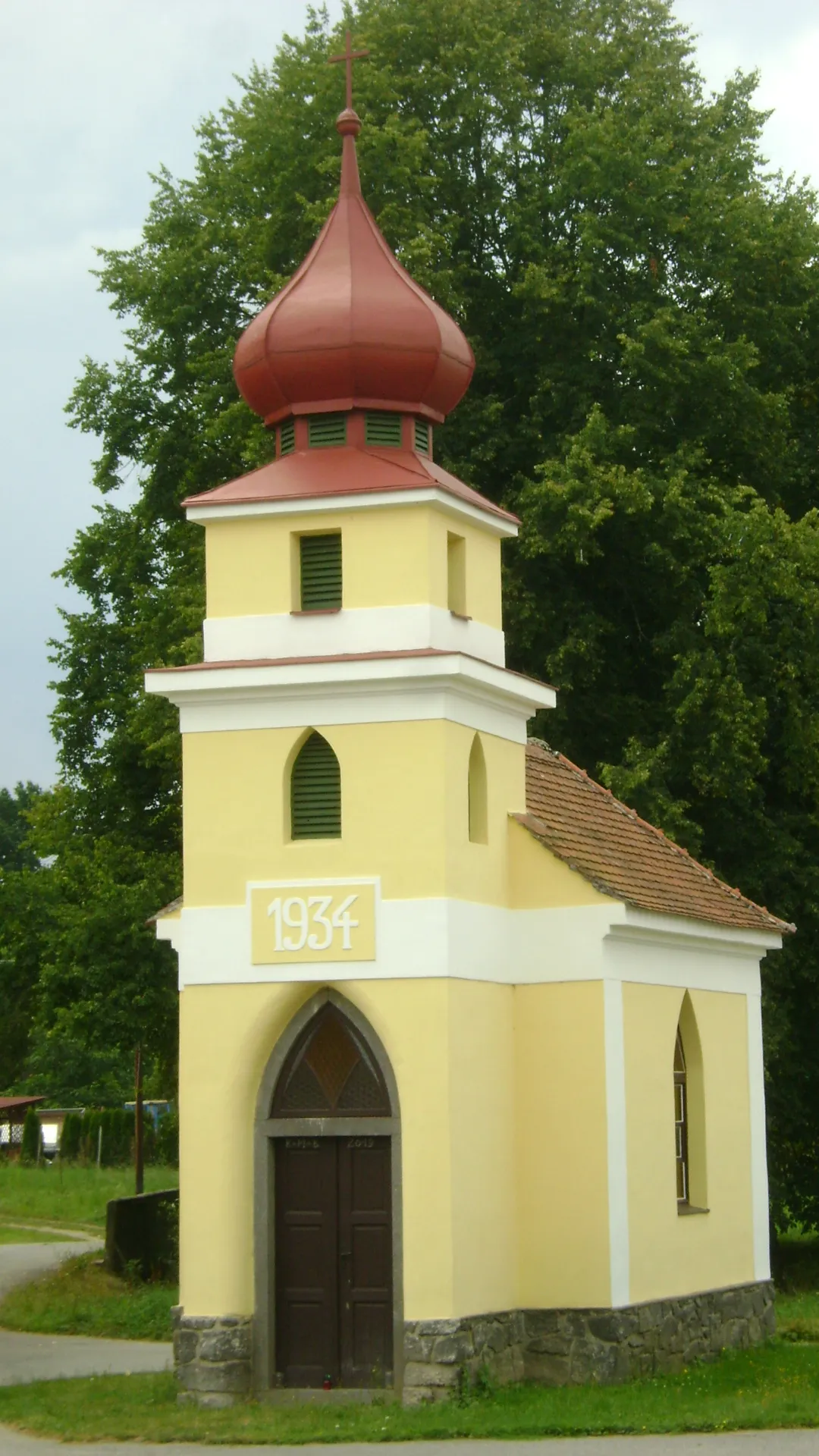 Photo showing: Chapel in Svinětice, 31th July 2019.