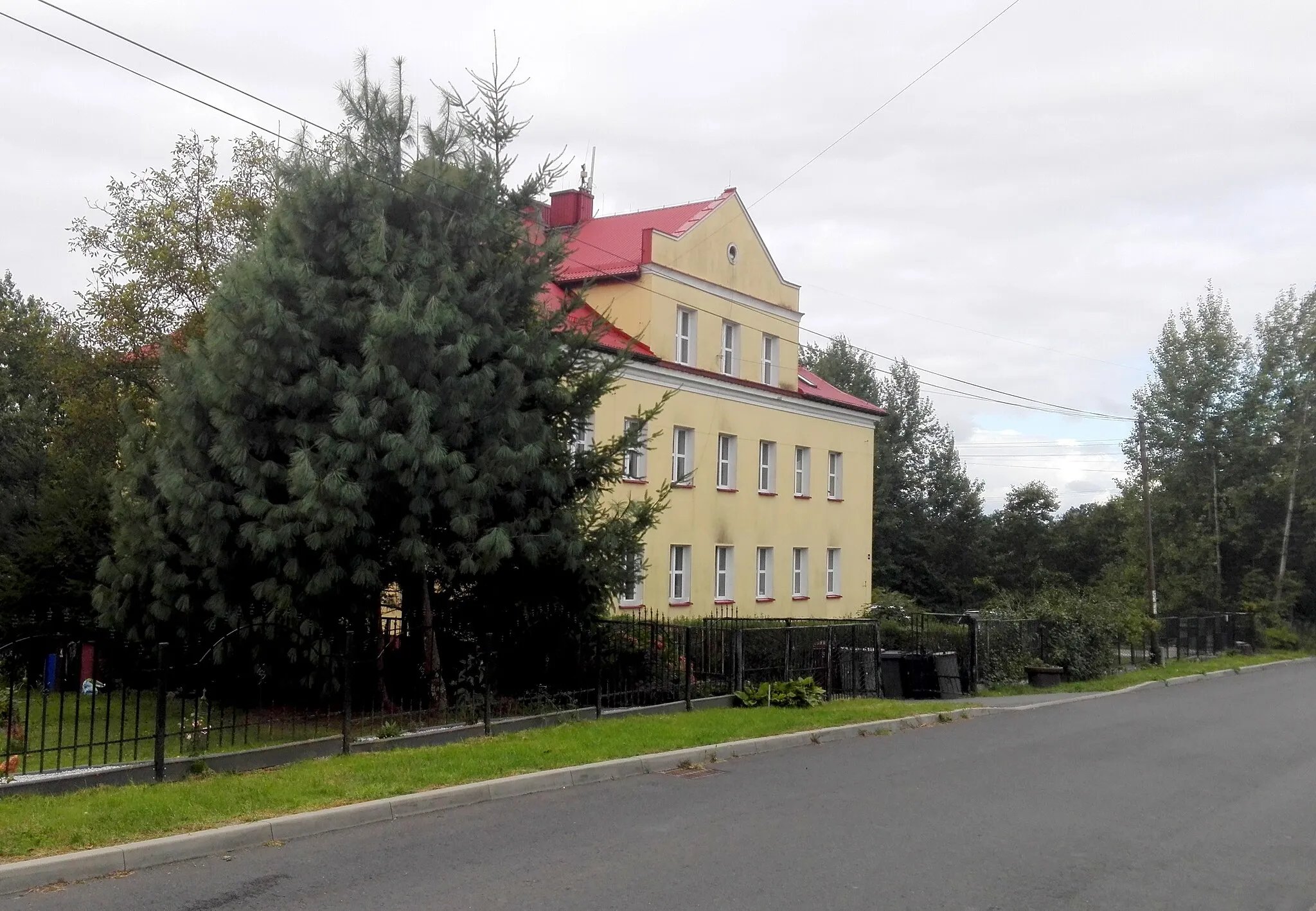 Photo showing: 108 Piotrowicka Street in Skrbeńsko. WOP post in Skrbeńsko. Border Protection Forces in Skrbeńsko.