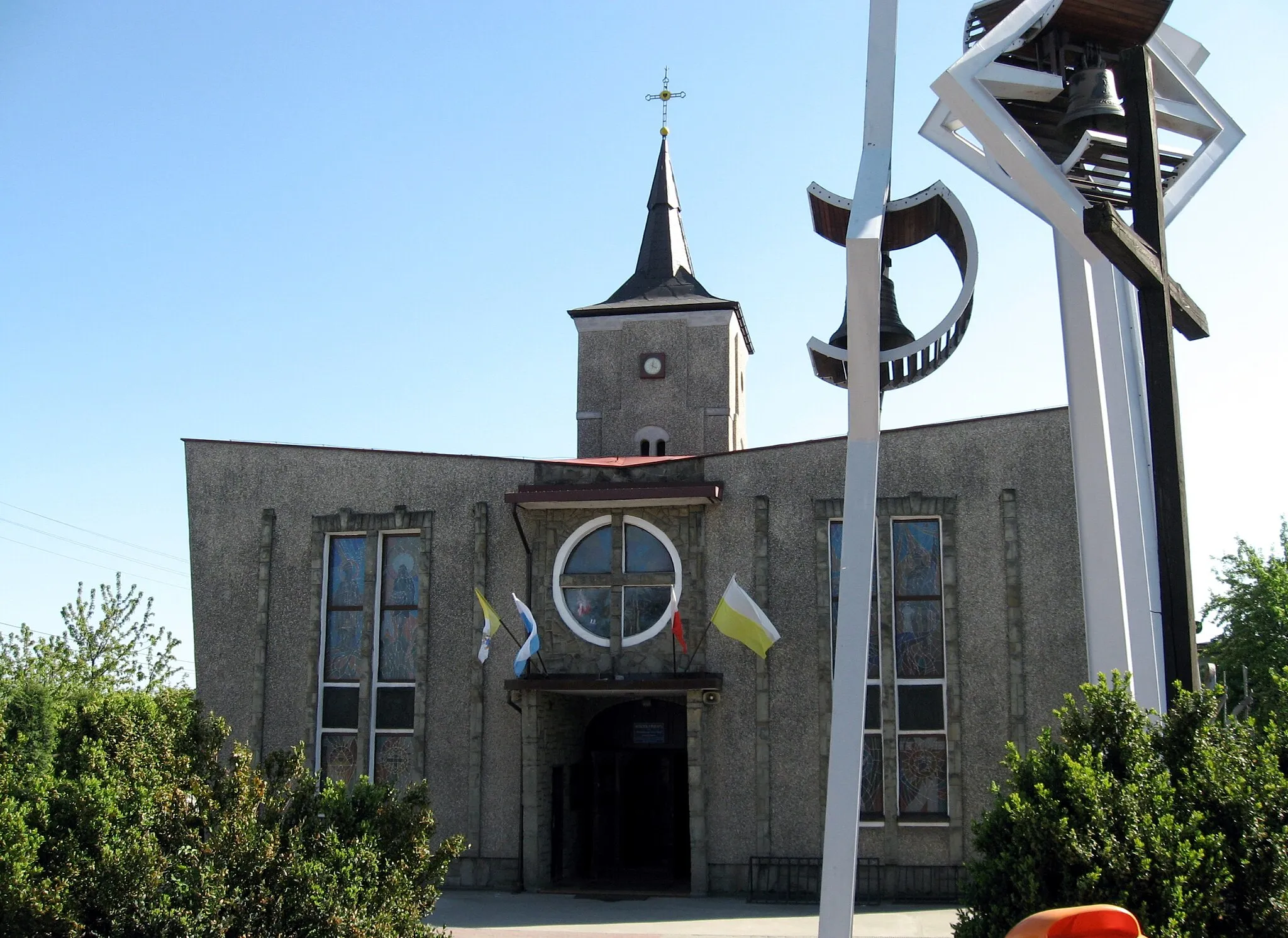 Photo showing: Kościół i budynek parafialny p.w. Niepokalanego Serca Maryi w Głożynach, dzielnicy Radlina